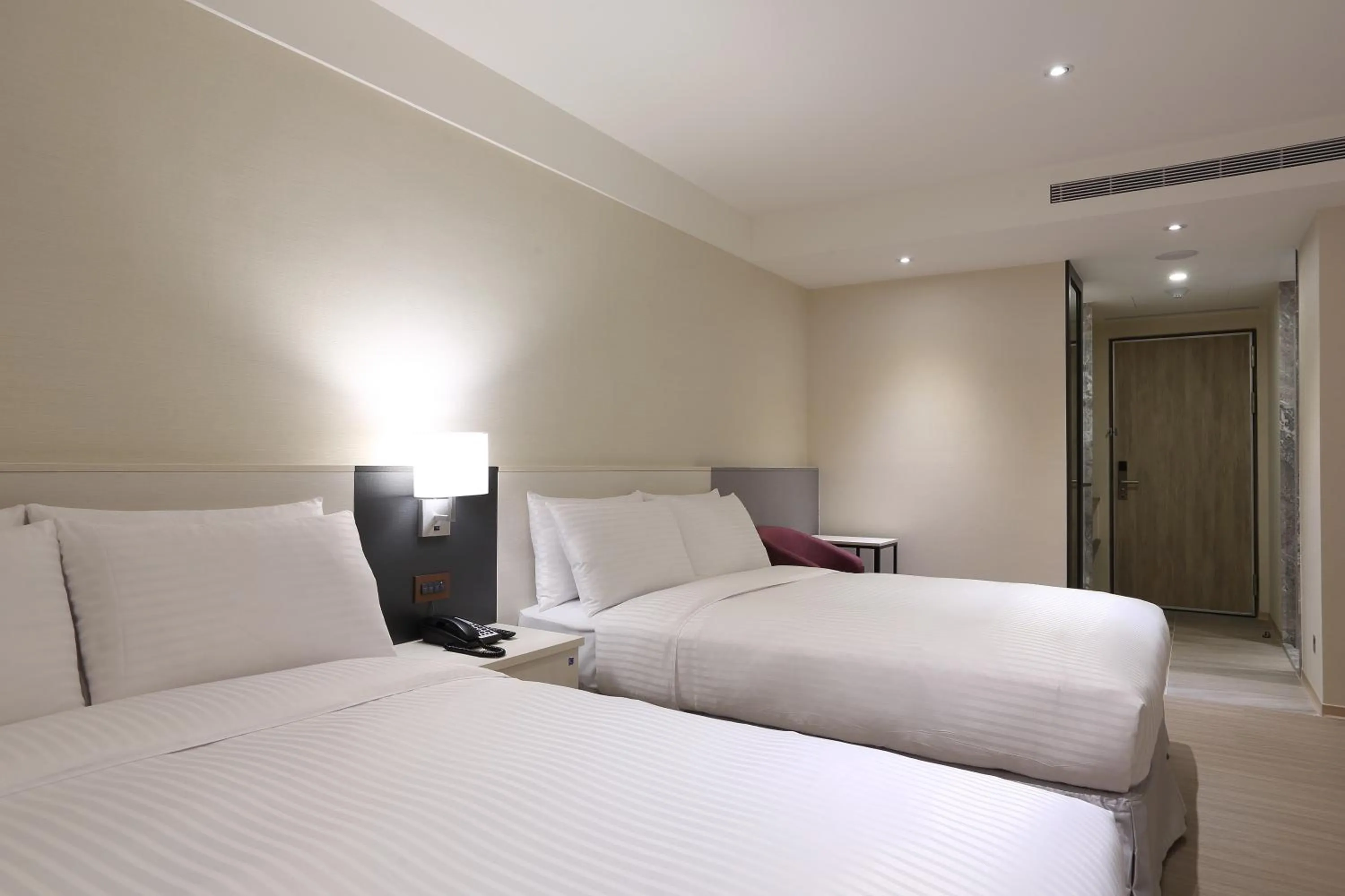 Bed in Full Kind Hotel