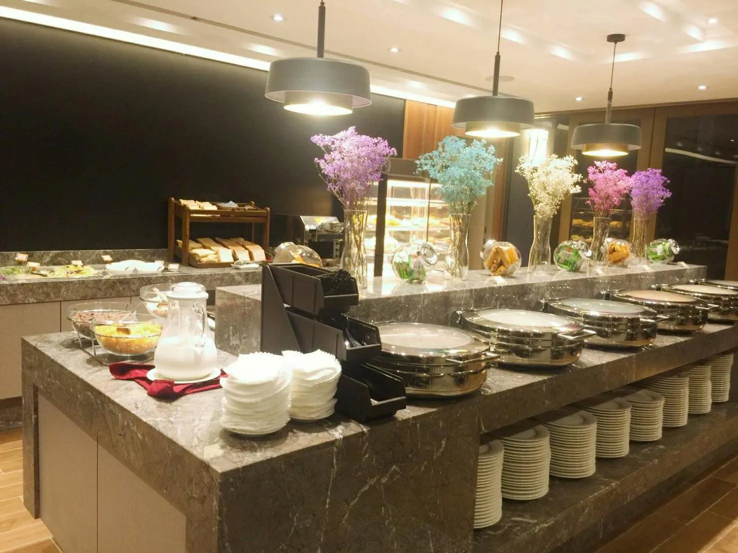 Breakfast in Full Kind Hotel