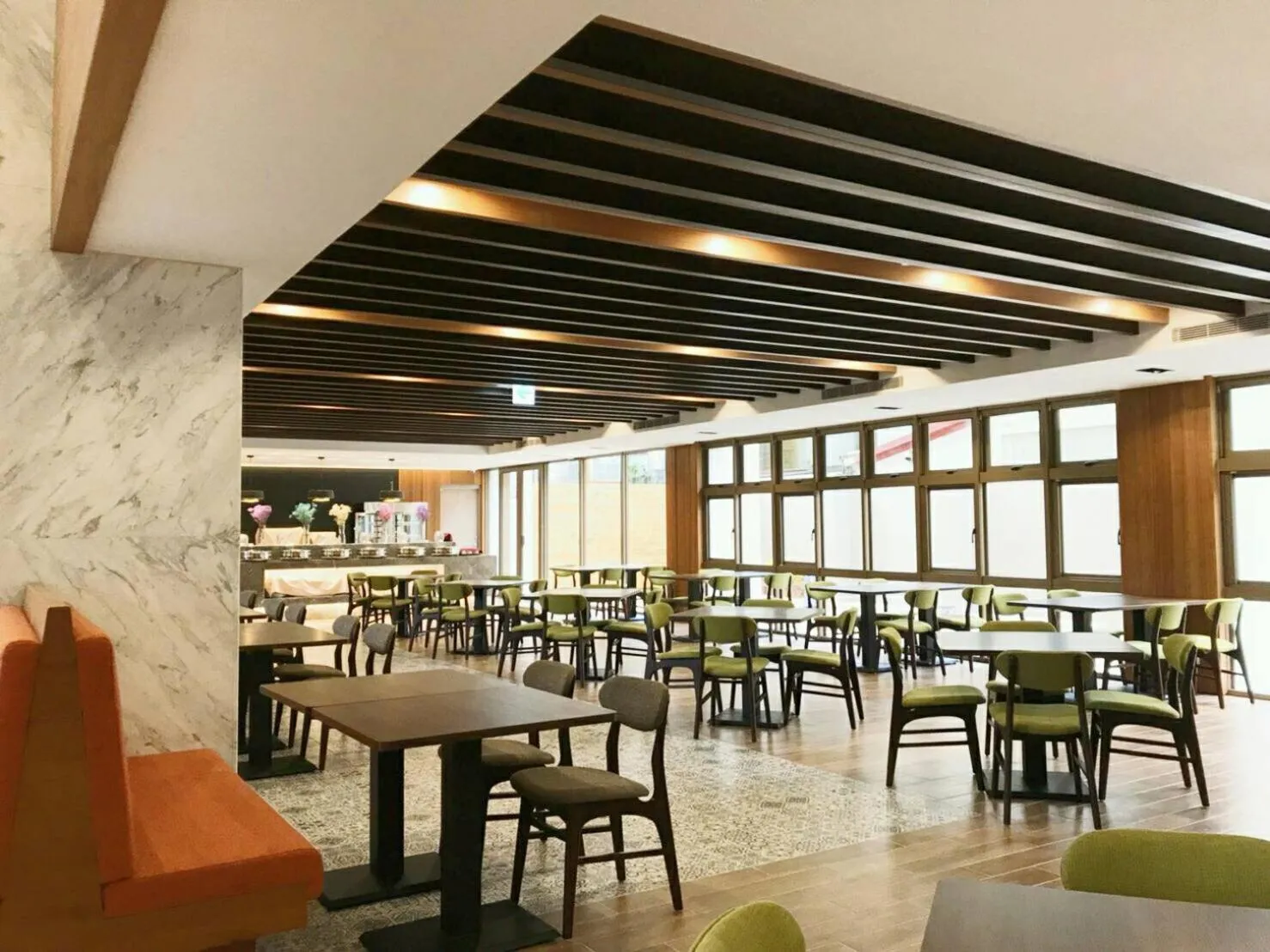 Restaurant/places to eat in Full Kind Hotel