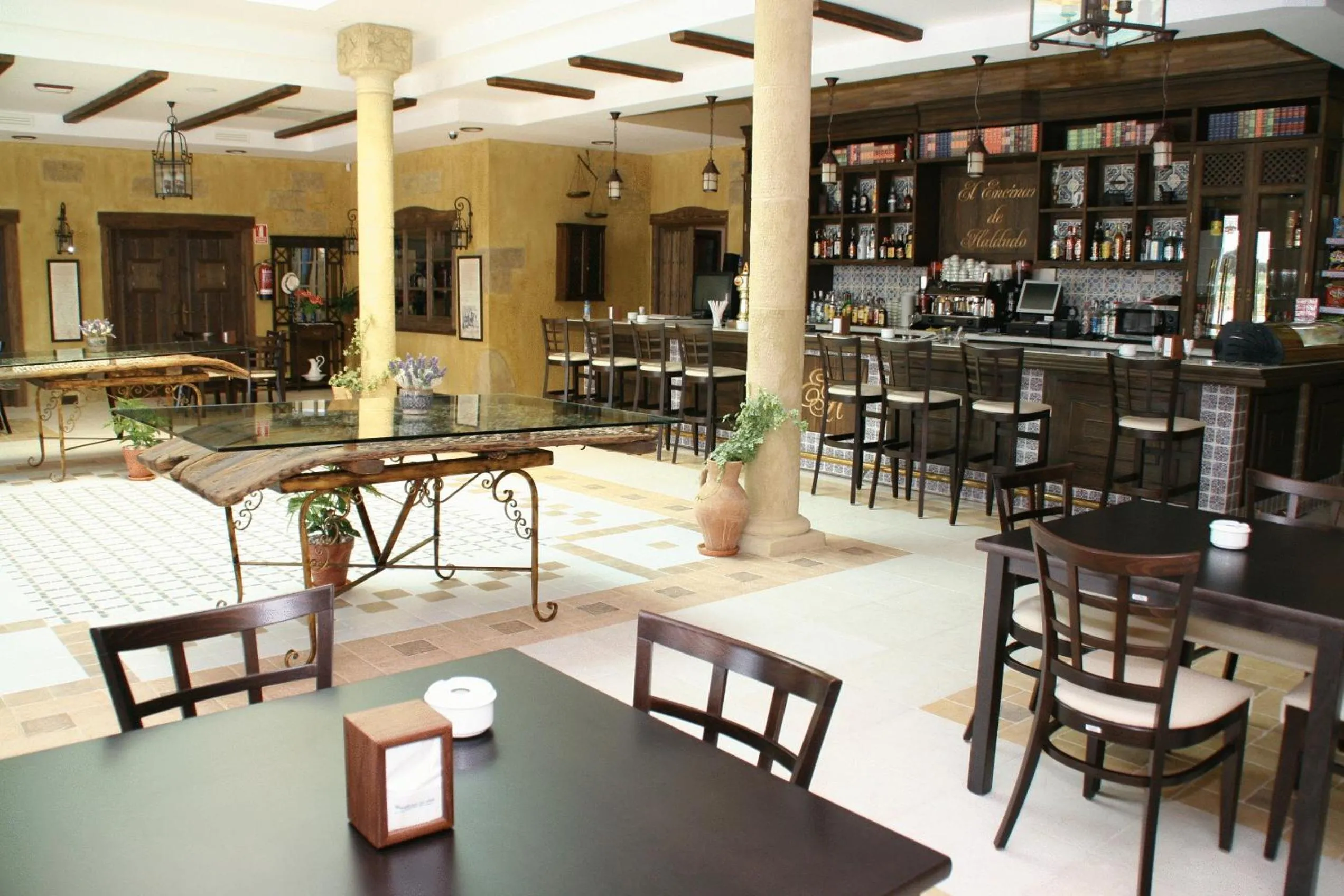 Restaurant/places to eat in Finca El Encinar