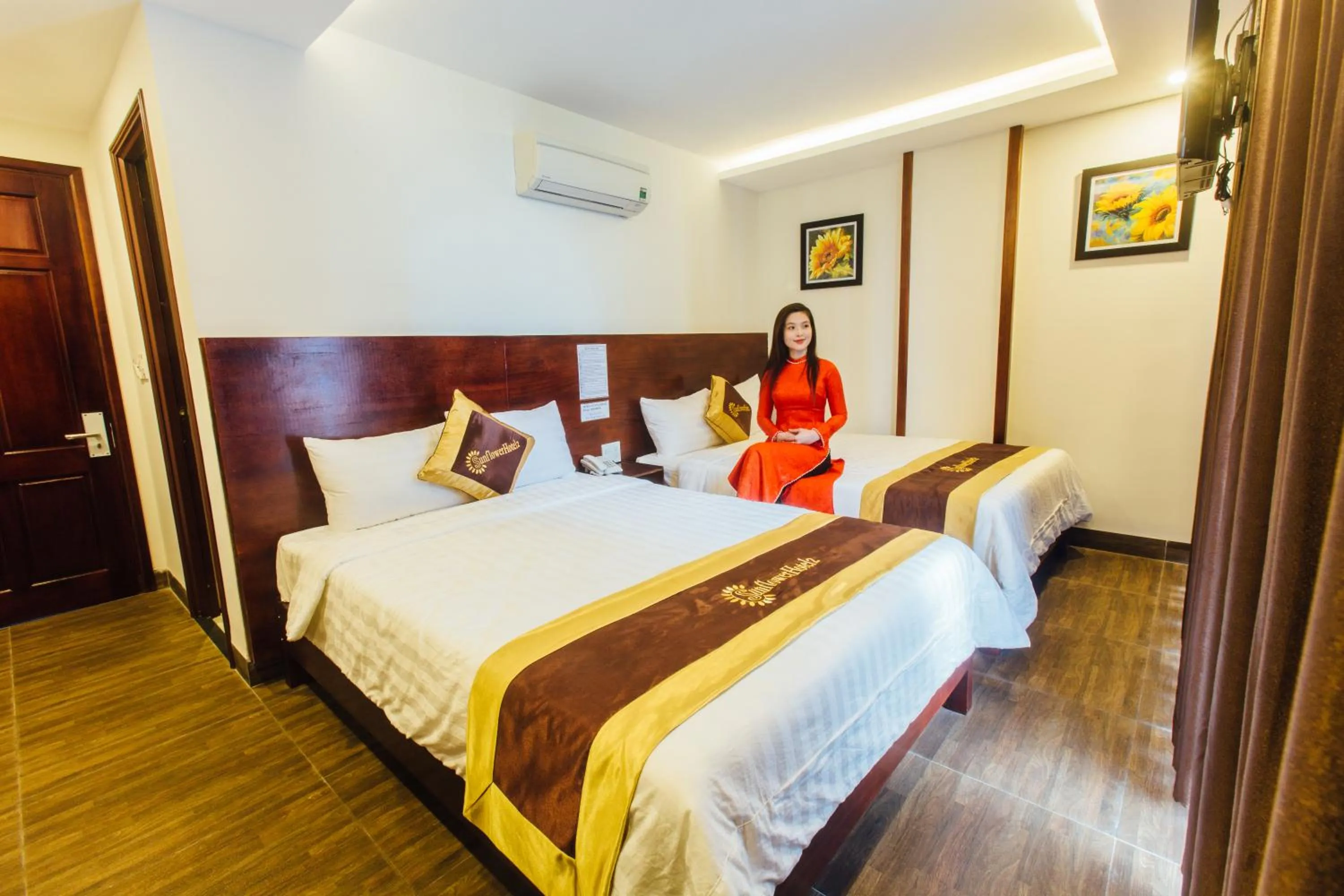 Bedroom, Bed in Sunflower Hotel 2