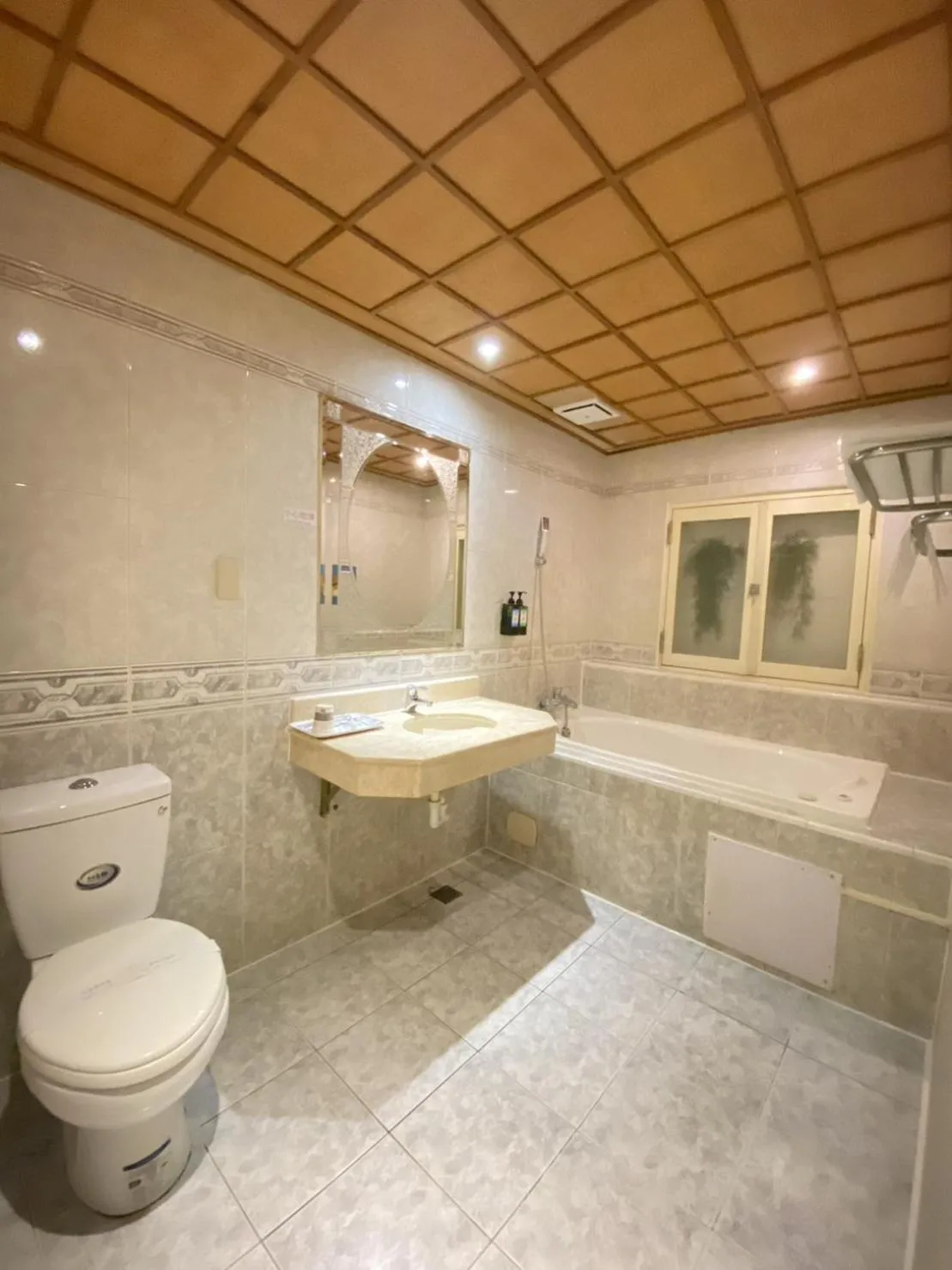 Bathroom in I Live Motel