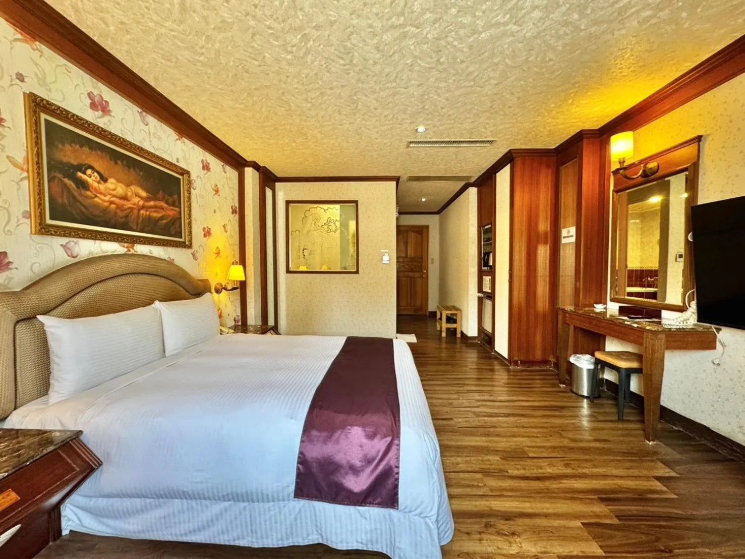 Photo of the whole room, Bed in I Live Motel