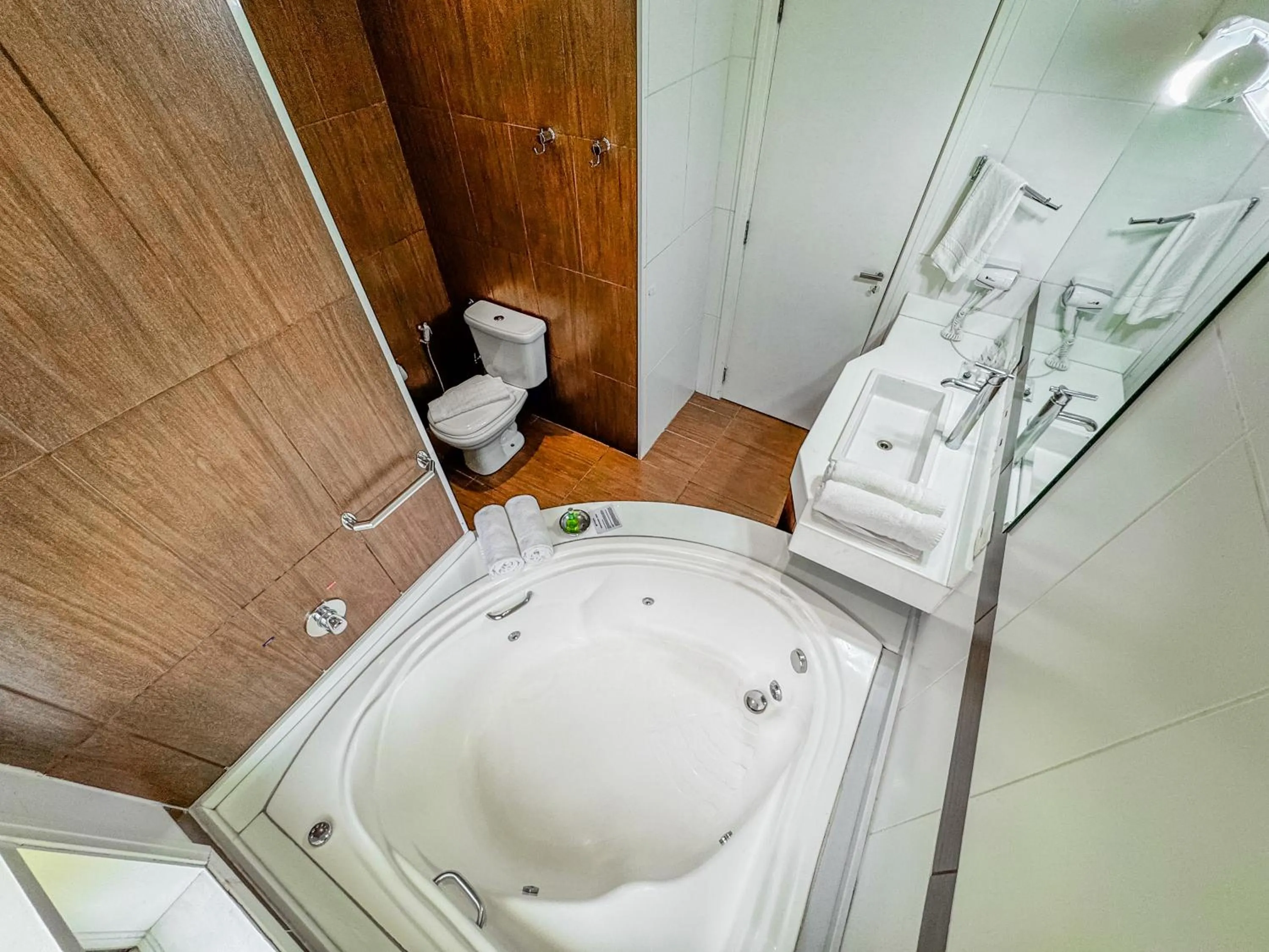 Hot Tub in Pousada Victoria Villa By Nacional Inn - A 800 metros da Vila Capivari