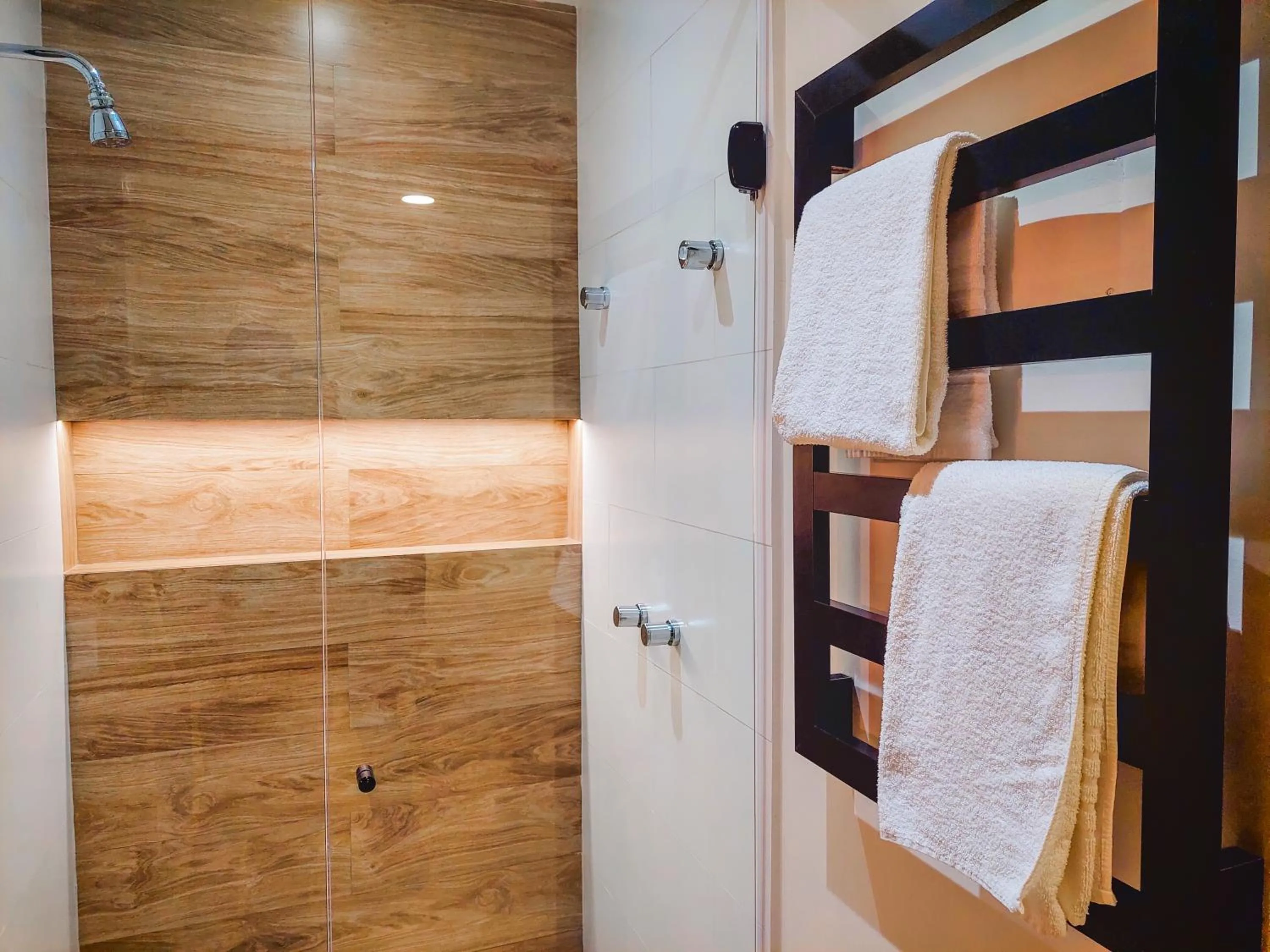 Bathroom, Bed in Pousada Victoria Villa By Nacional Inn - A 800 metros da Vila Capivari