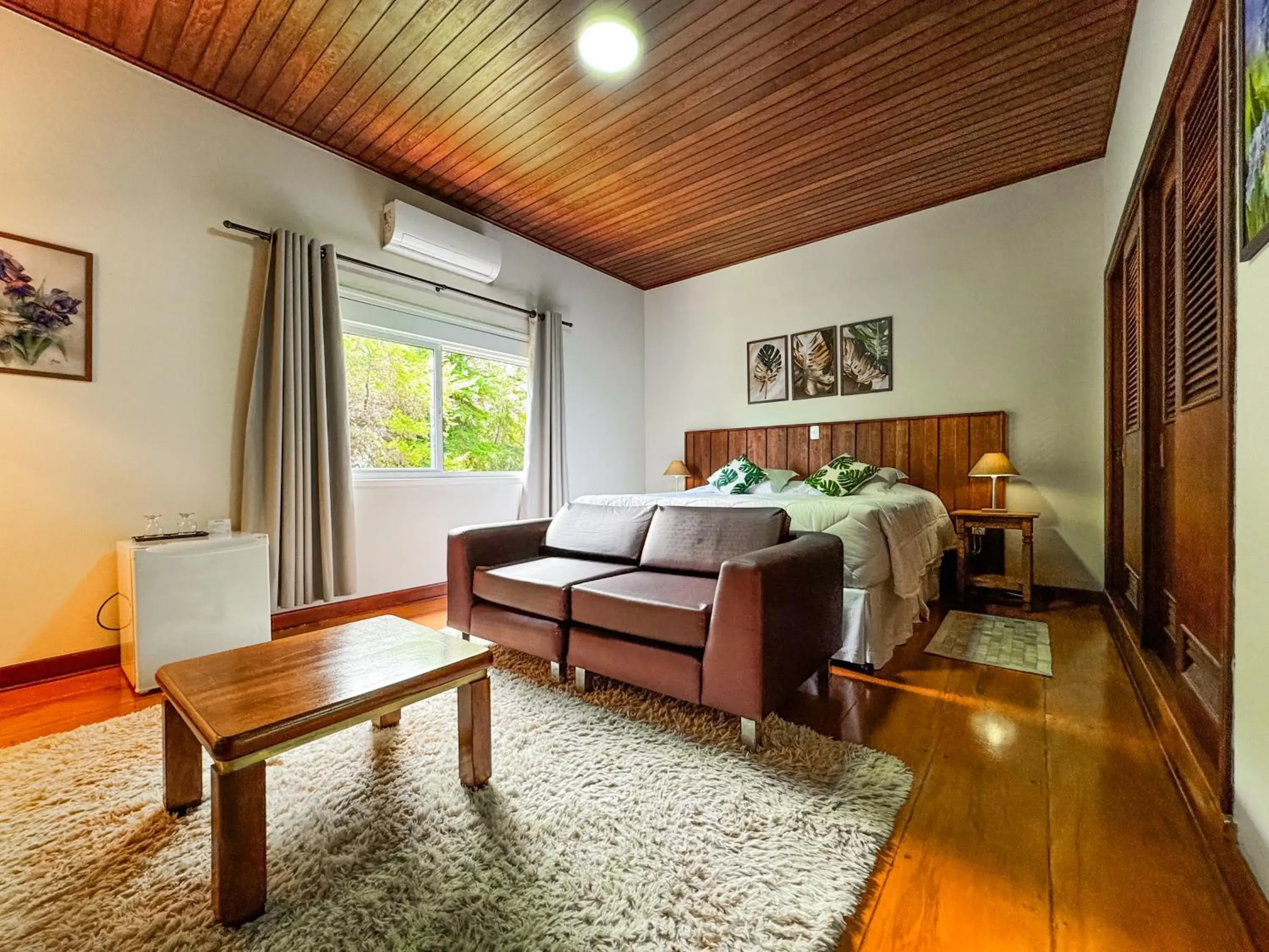 Master House with Air Conditioner - Annex building in Pousada Victoria Villa By Nacional Inn - A 800 metros da Vila Capivari Master House with Air Conditioner - Annex building in Pousada Victoria Villa By Nacional Inn - A 800 metros da Vila Capivari