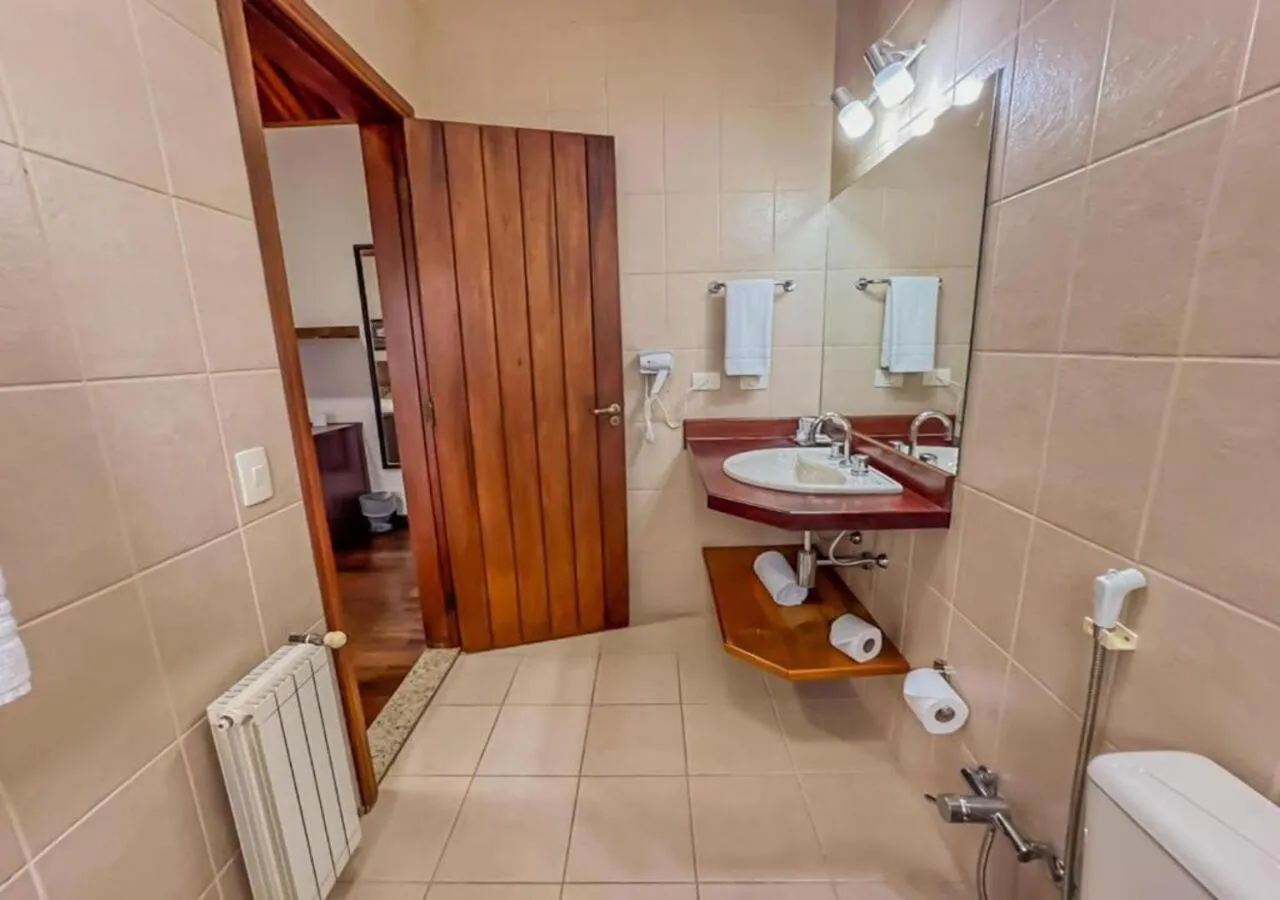 Bathroom in Pousada Victoria Villa By Nacional Inn - A 800 metros da Vila Capivari