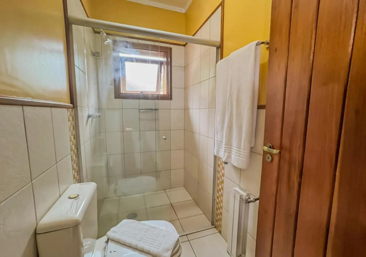 Bathroom in Pousada Victoria Villa By Nacional Inn - A 800 metros da Vila Capivari