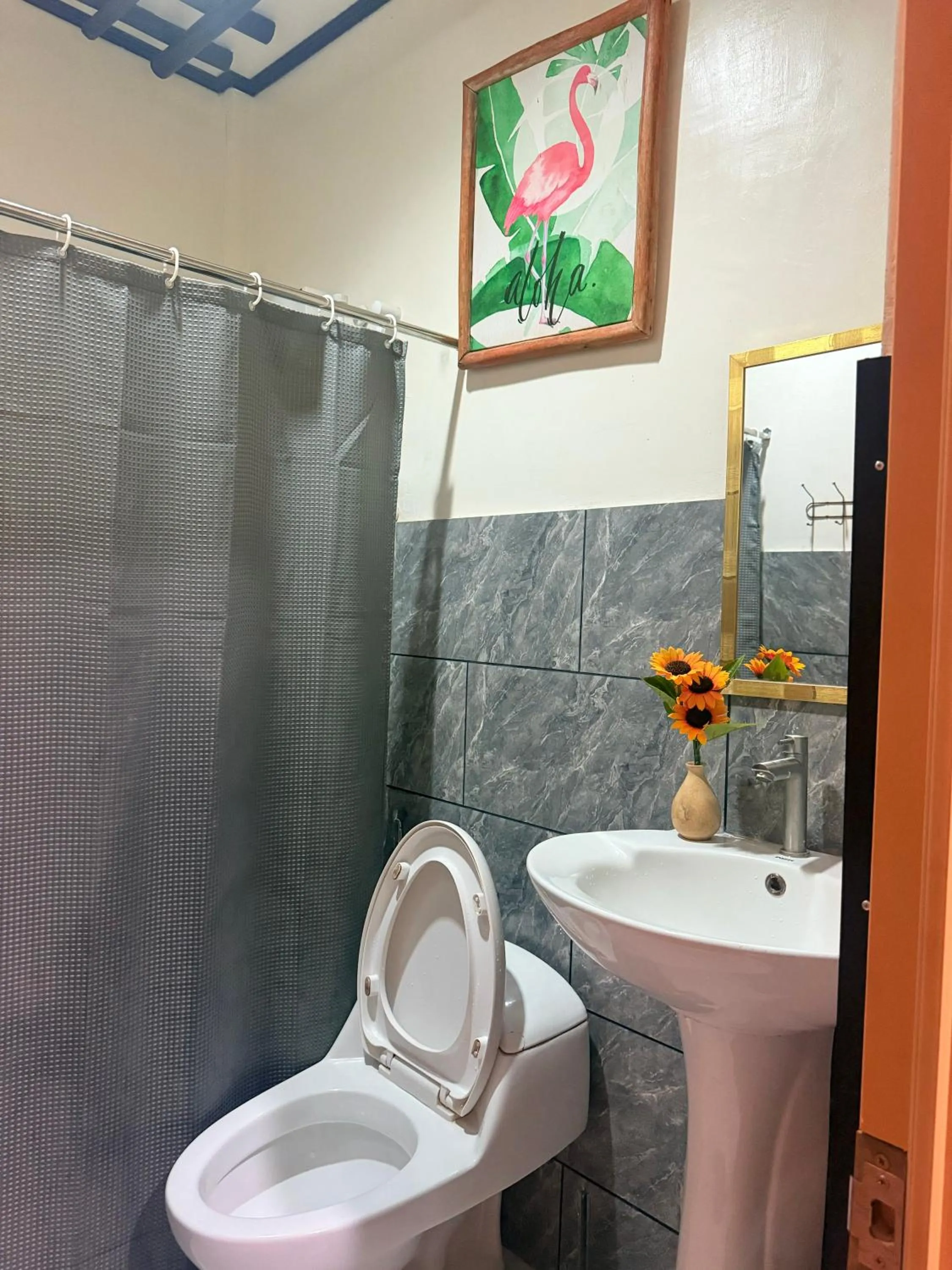 Lolo Bob's Bed And Breakfast