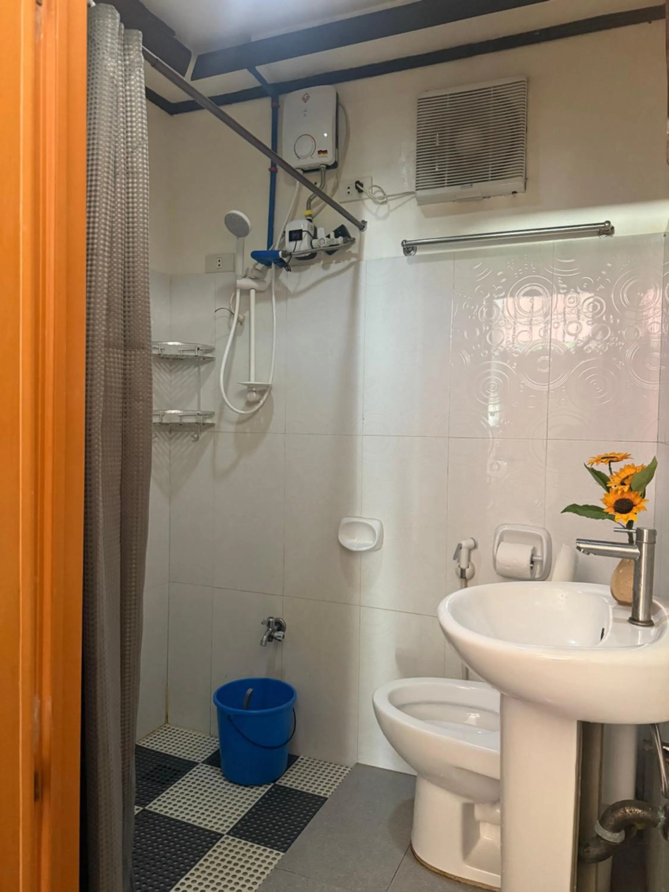 Lolo Bob's Bed And Breakfast