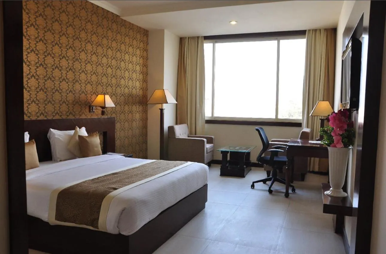 Bed in Hotel Devashish Haldwani