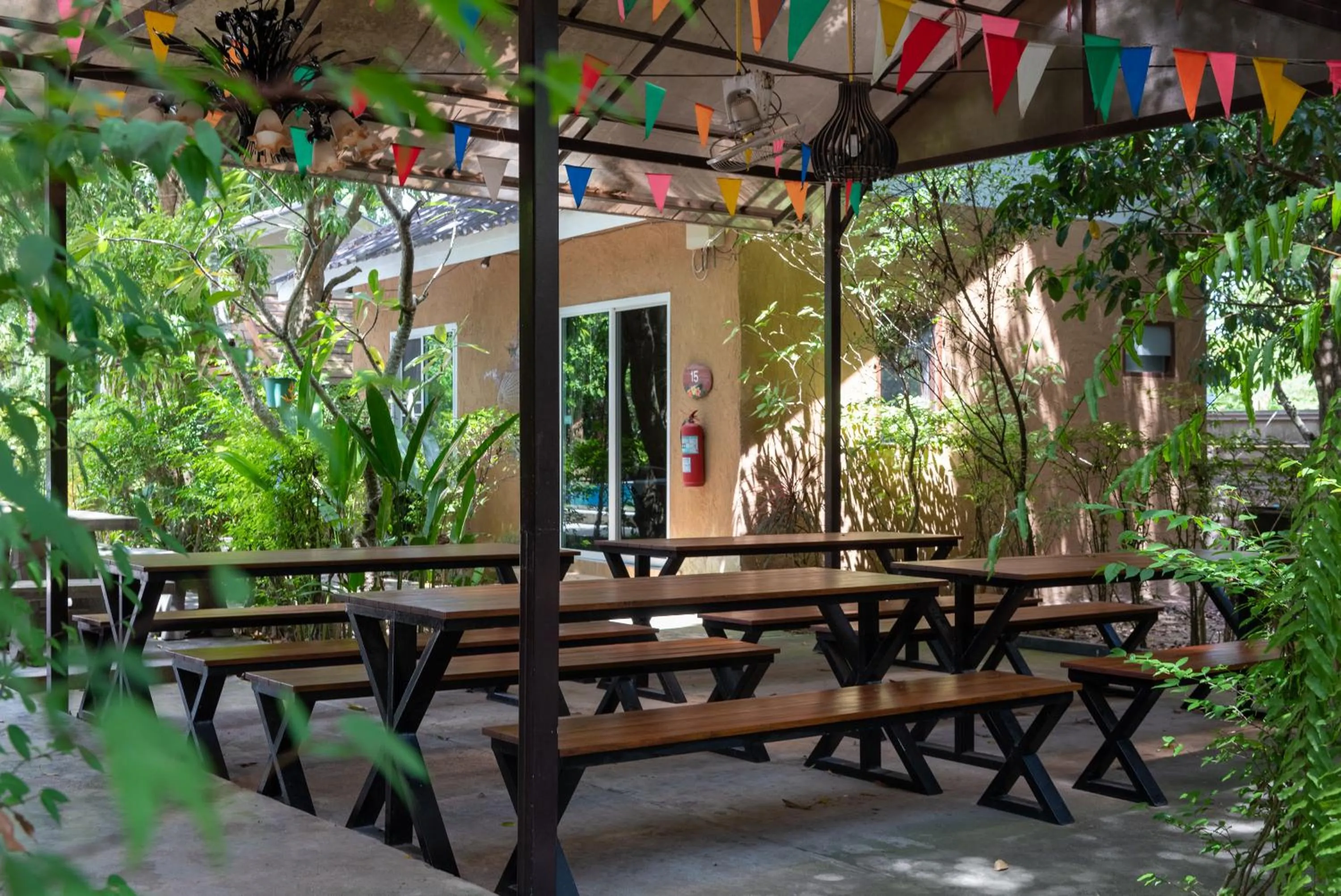 Restaurant/places to eat in Muntra Garden Resort