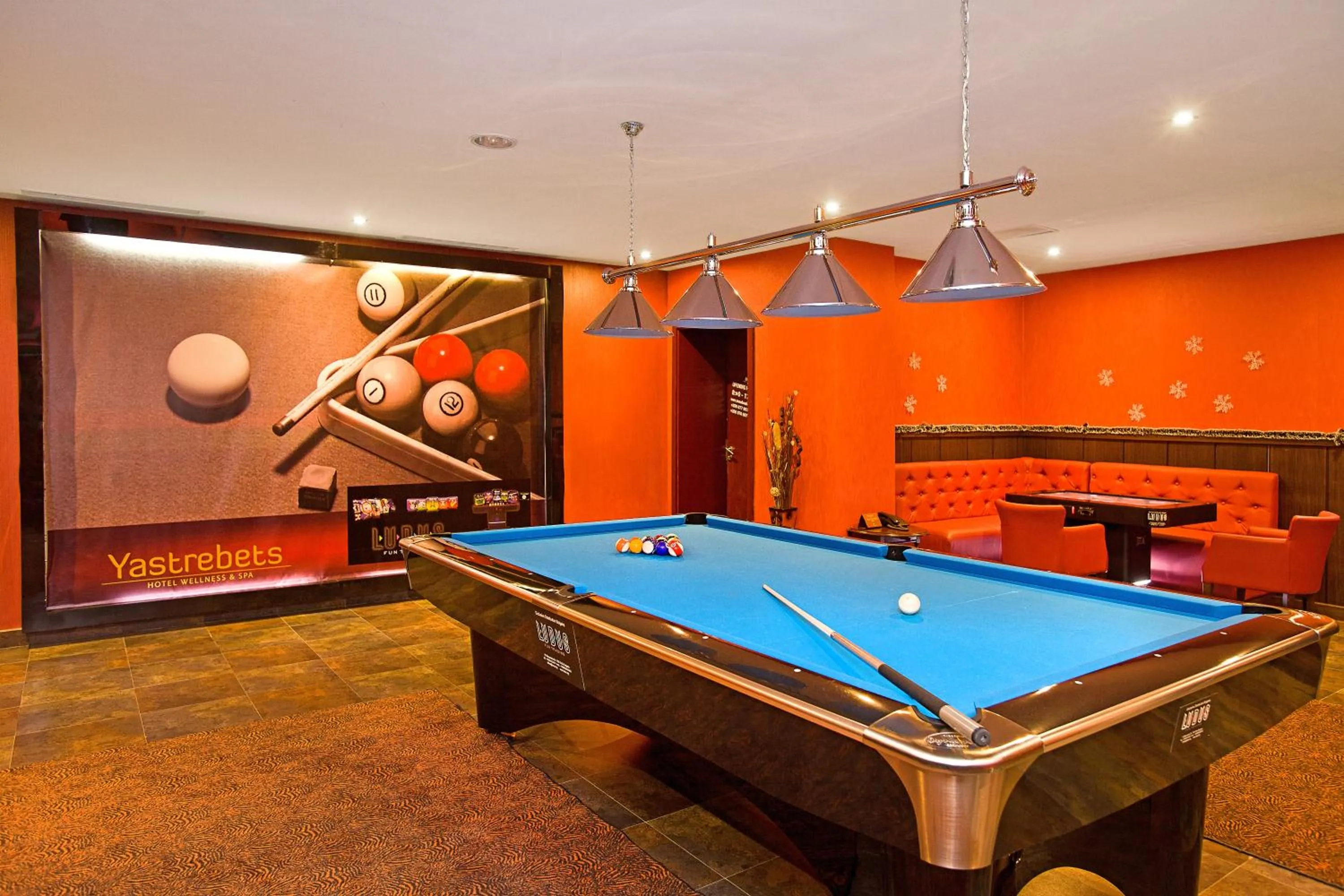 Billiard in Hotel Yastrebets Wellness & Spa