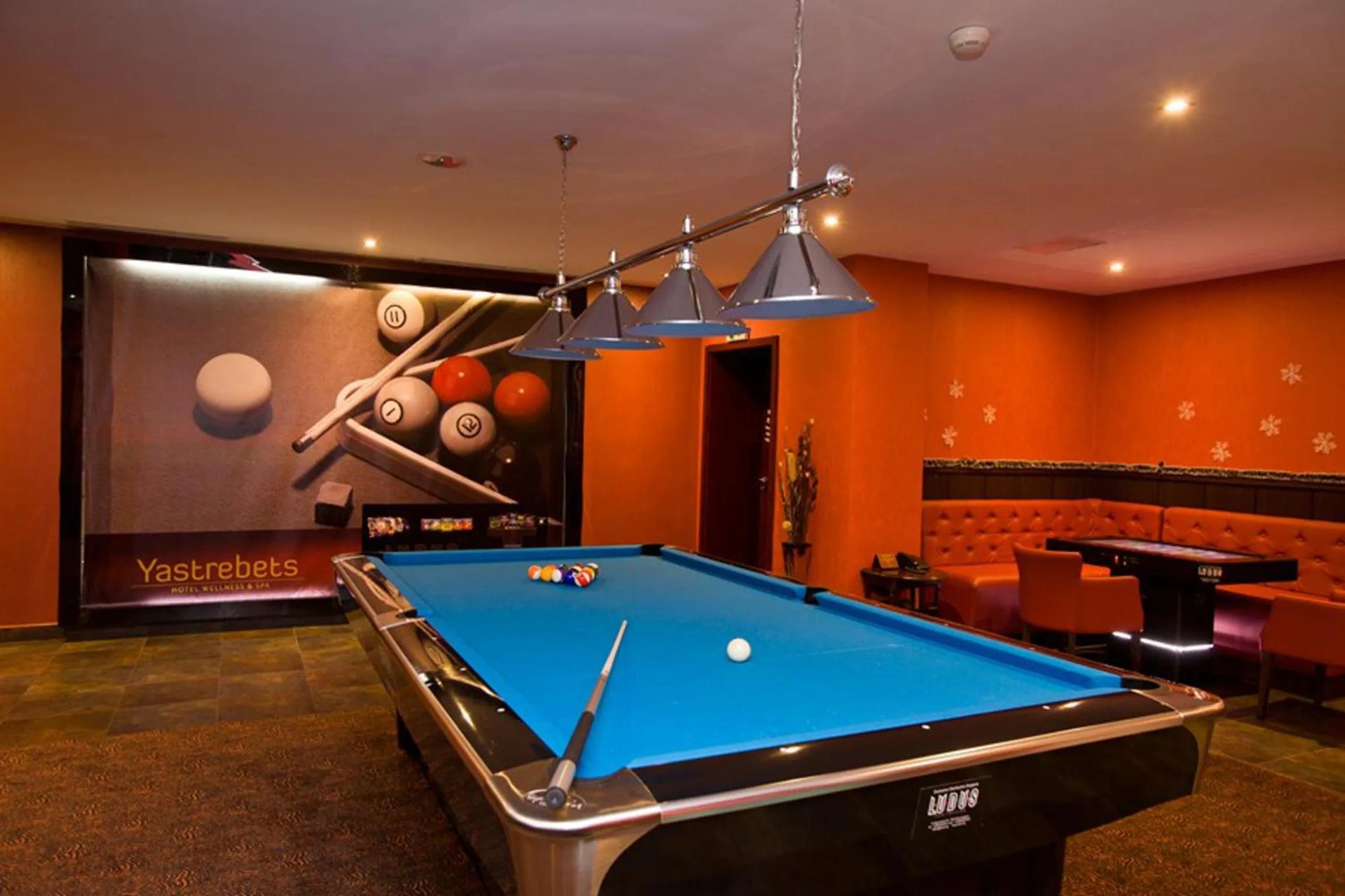 Billiard in Hotel Yastrebets Wellness & Spa