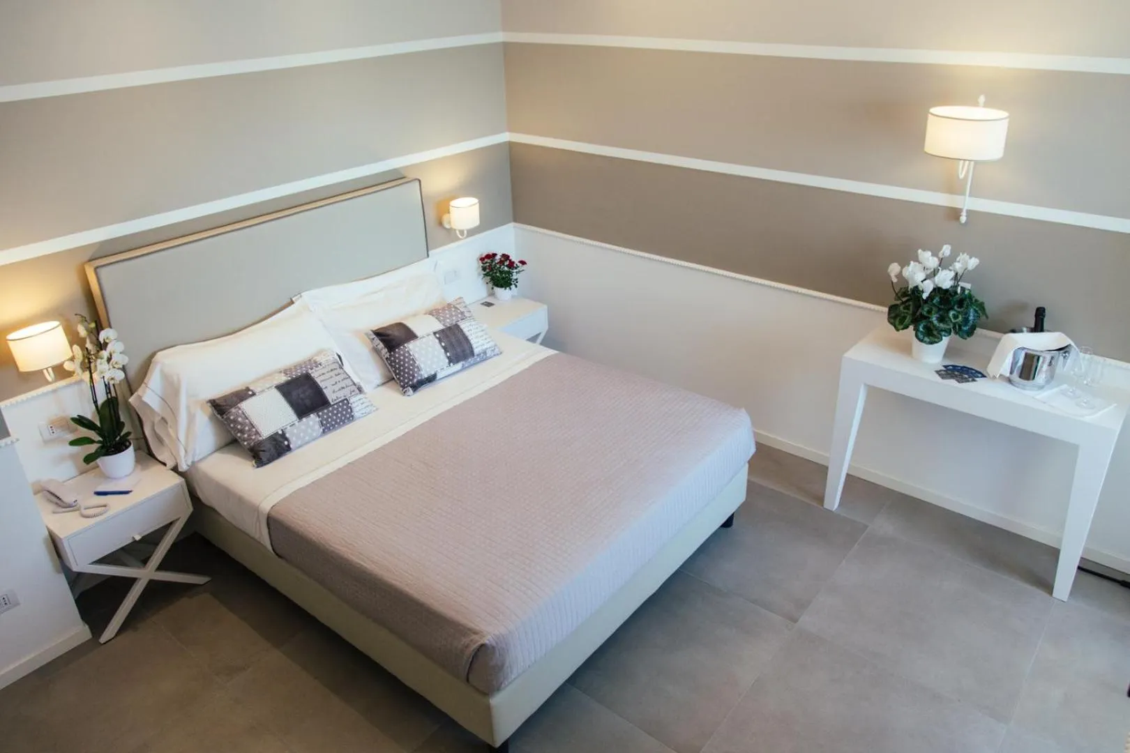 Bed in Hotel Ambassador