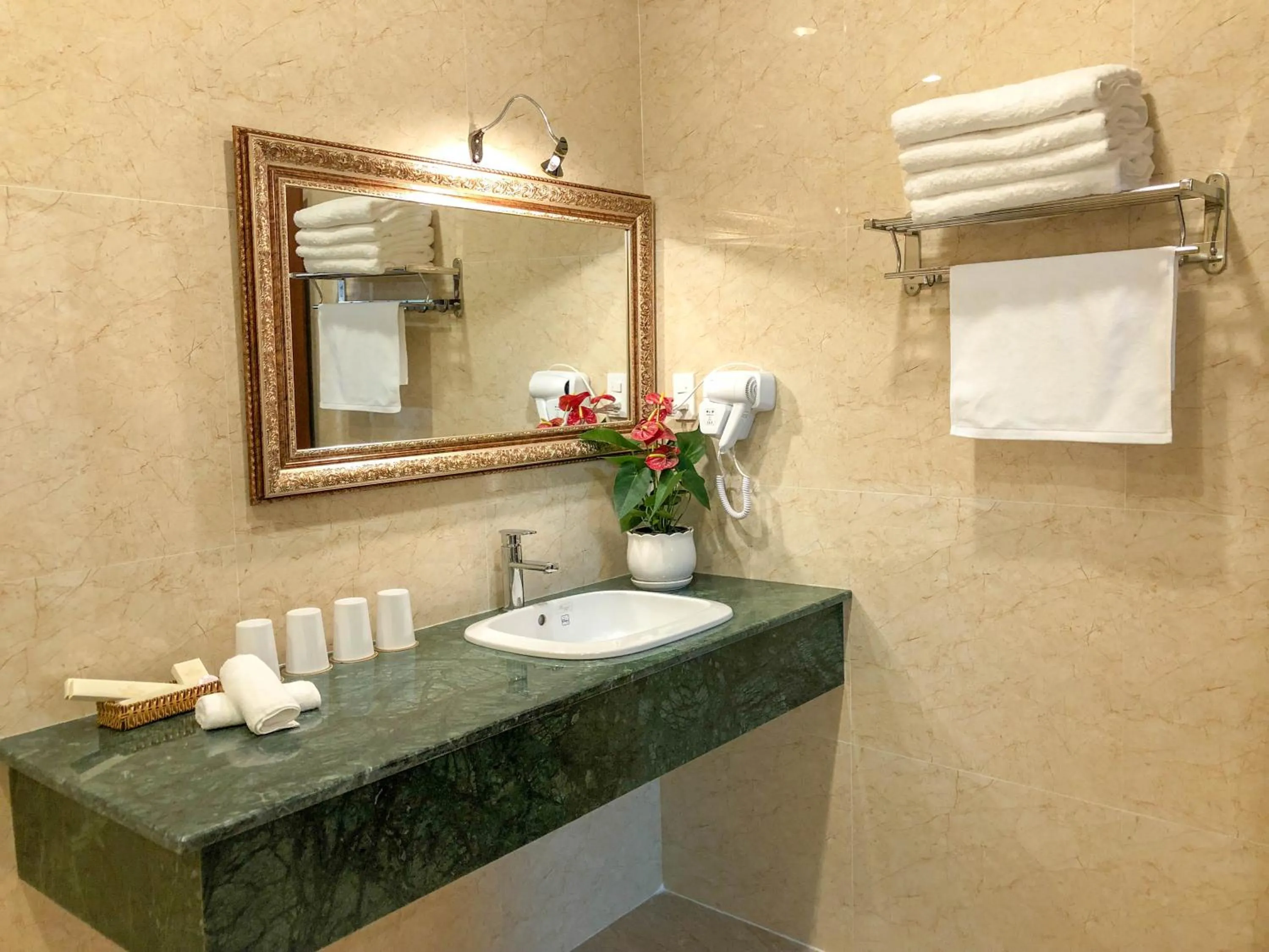 Shower in Hana Dalat Hotel