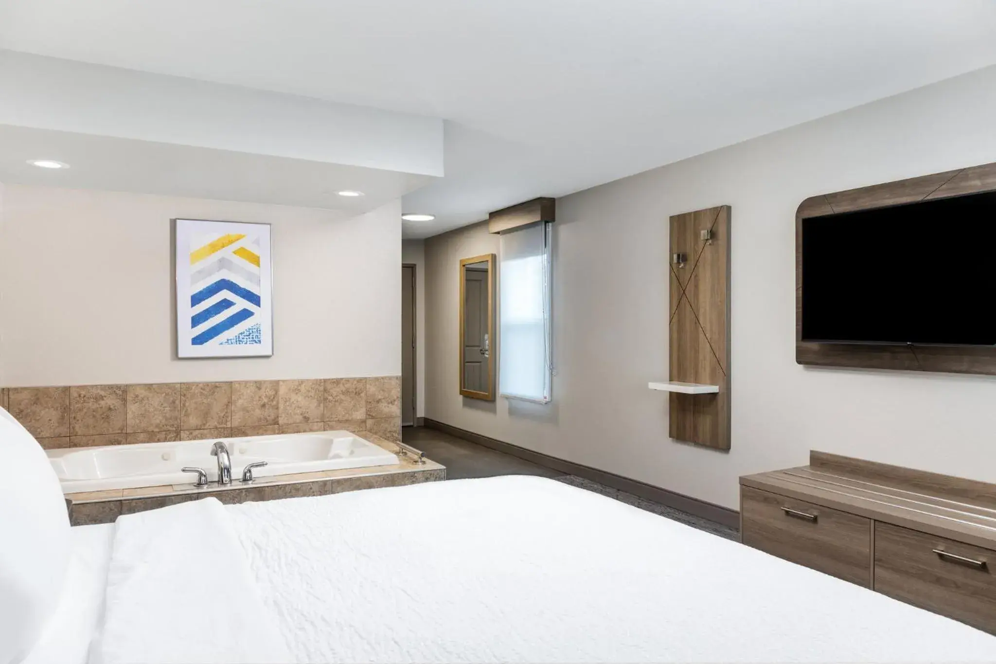 King Room - Disability Access in Holiday Inn Express & Suites - Green Bay East by IHG King Room - Disability Access in Holiday Inn Express & Suites - Green Bay East by IHG