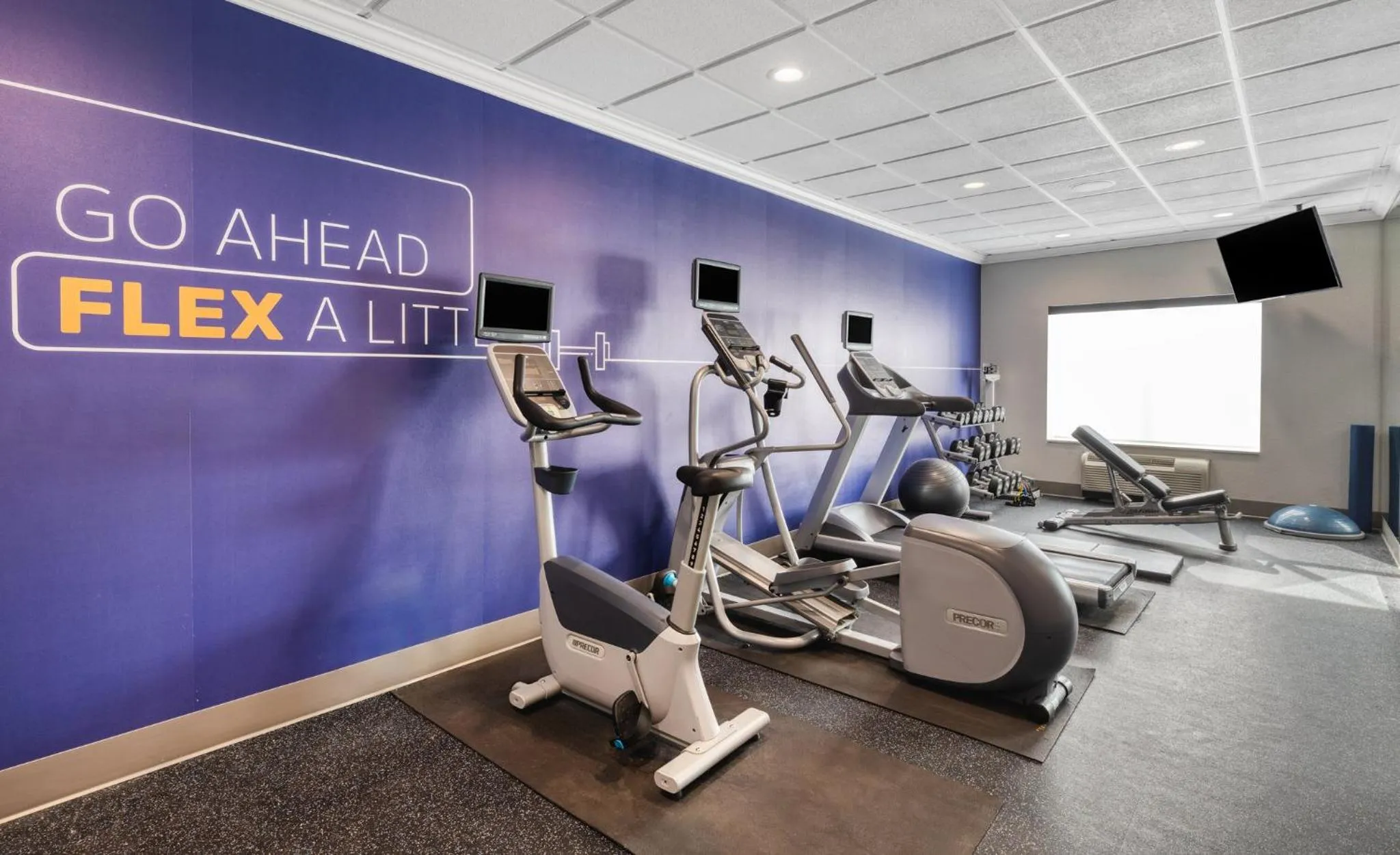 Fitness centre/facilities in Holiday Inn Express & Suites - Green Bay East by IHG