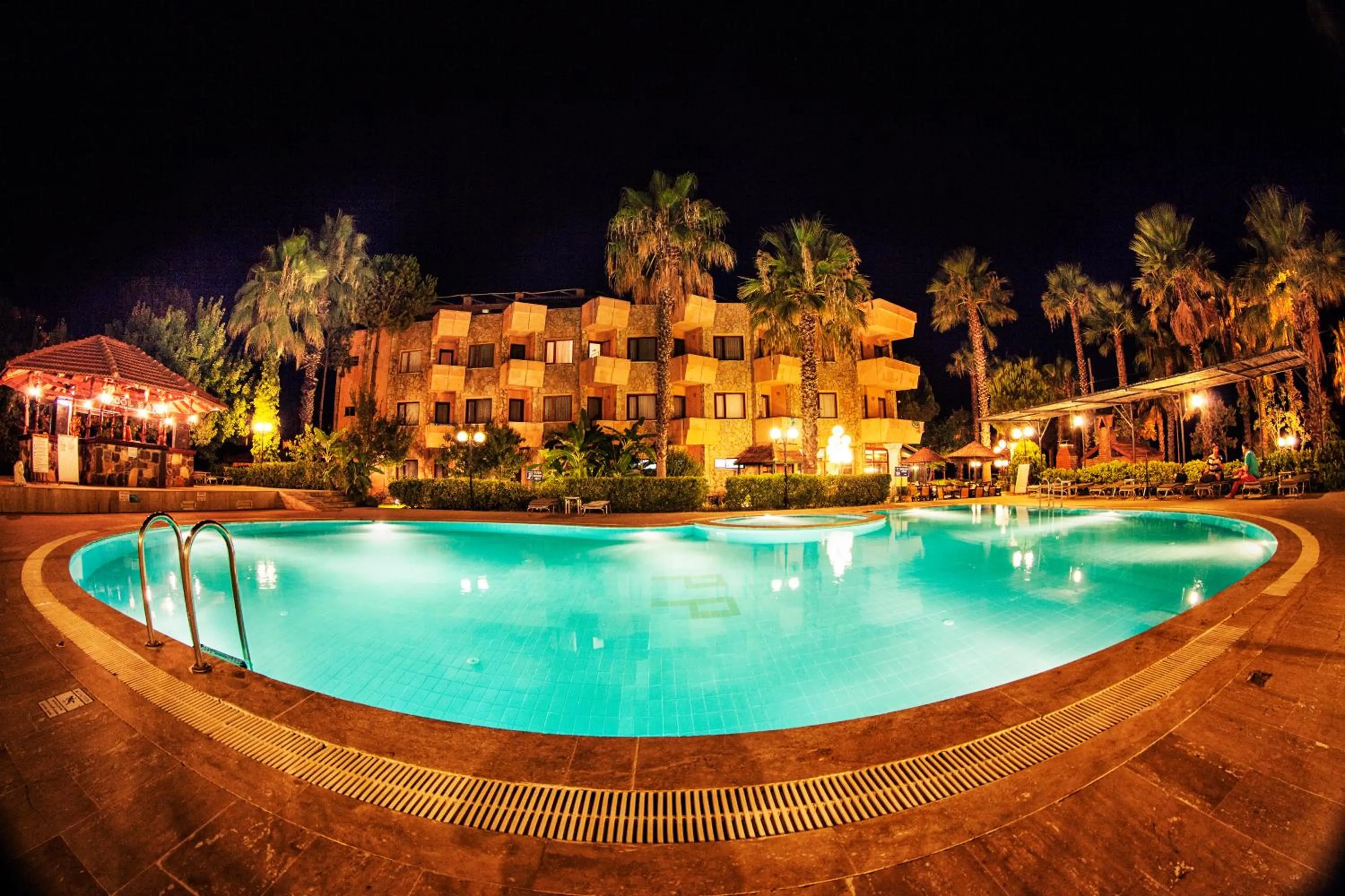 Swimming pool in Panorama Plaza