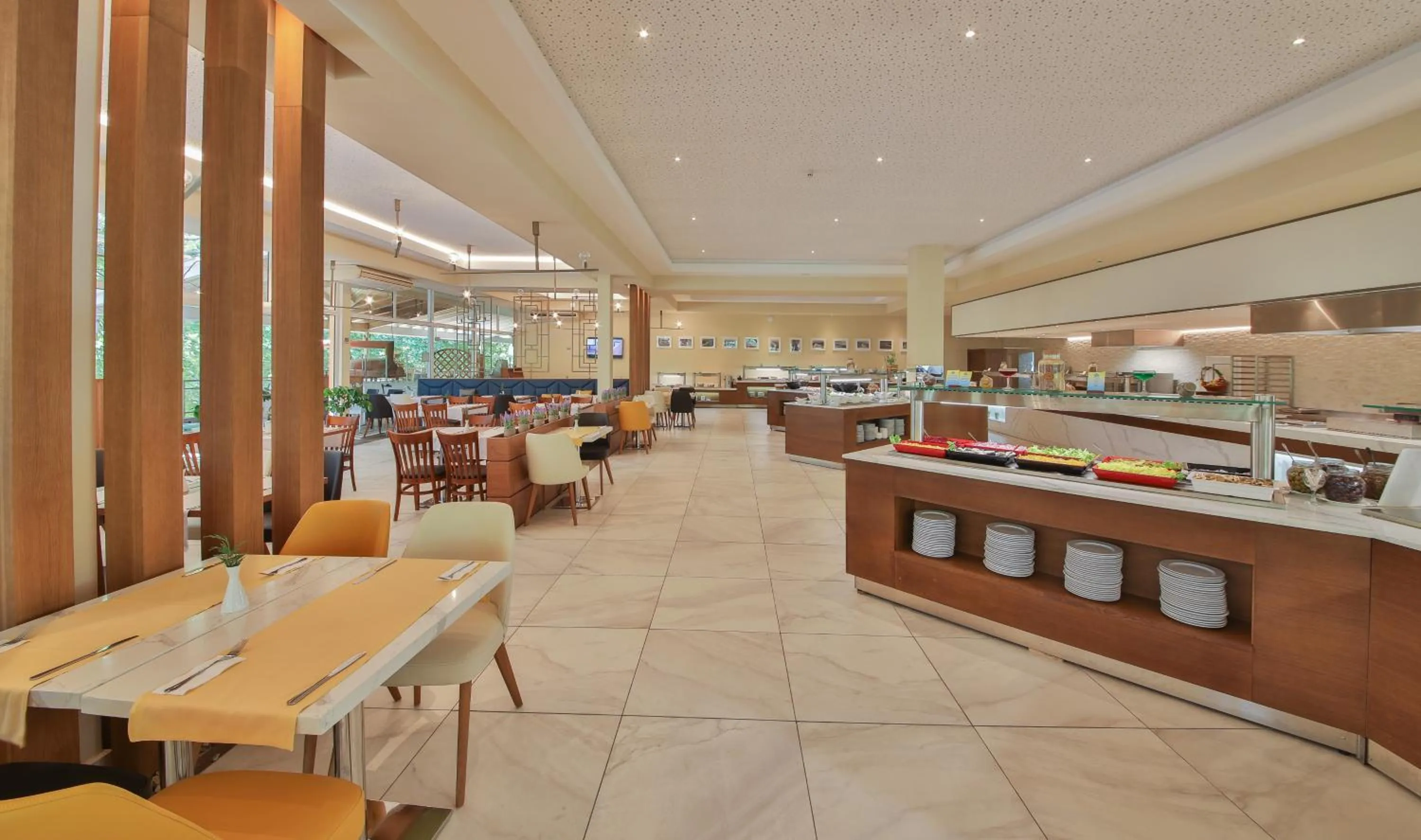 Restaurant/places to eat in Vita Park Hotel & Aqua Park