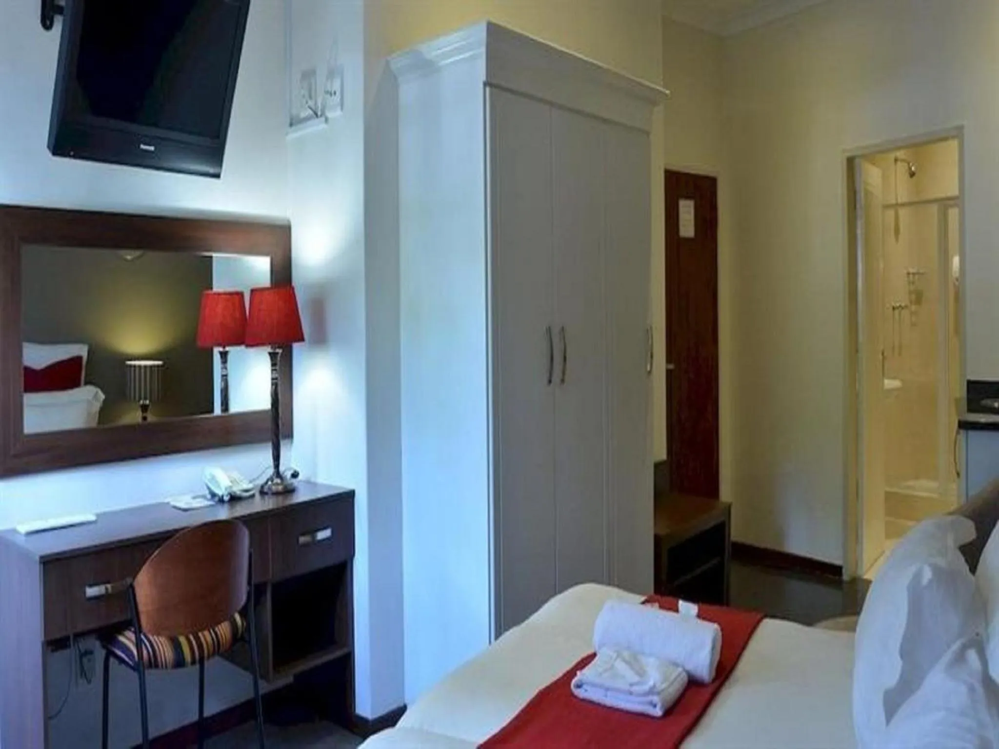 Bedroom, Bed in Constantia Hotel and Conference Centre