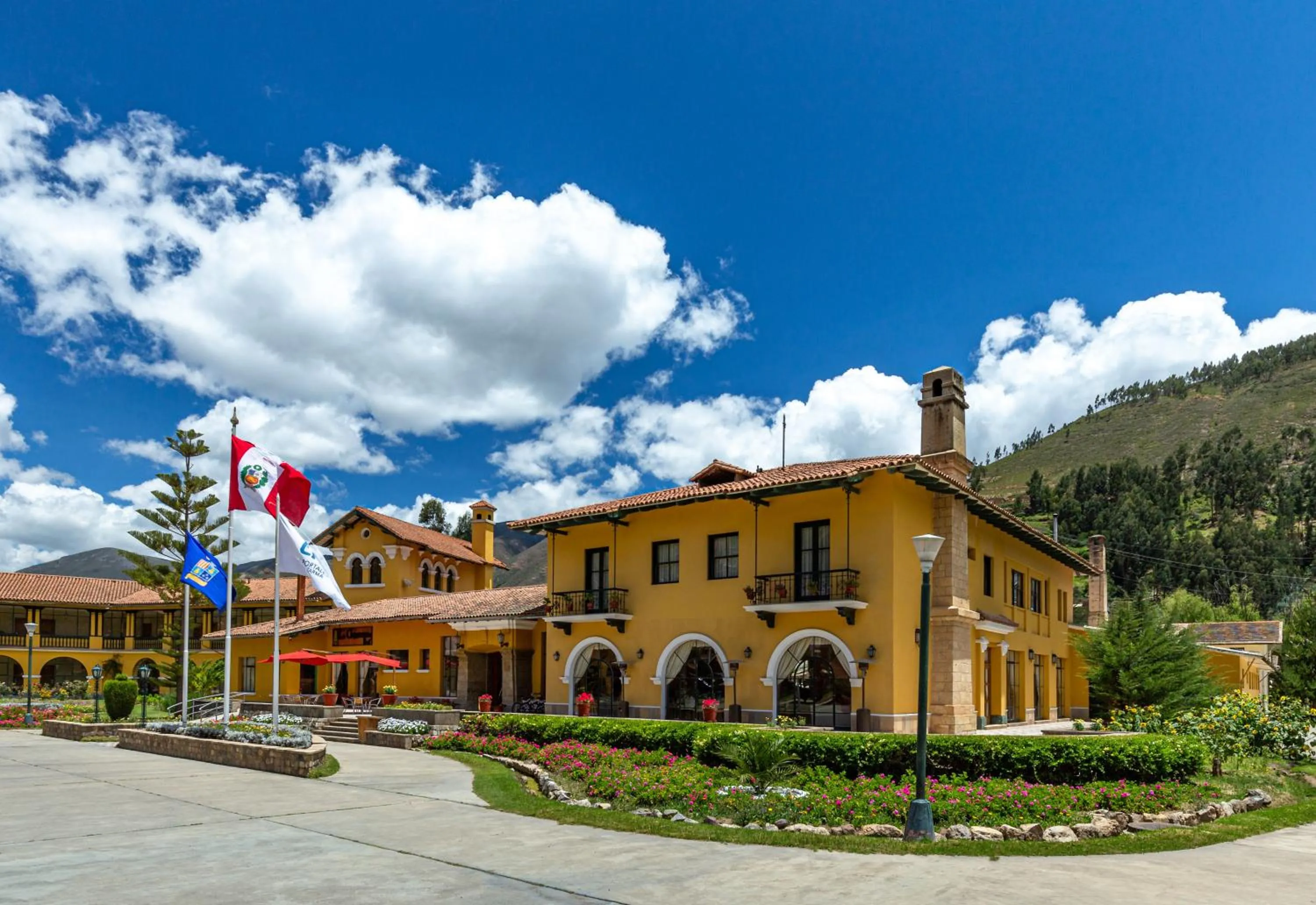 Facade/entrance in LP Los Portales Hotel Tarma