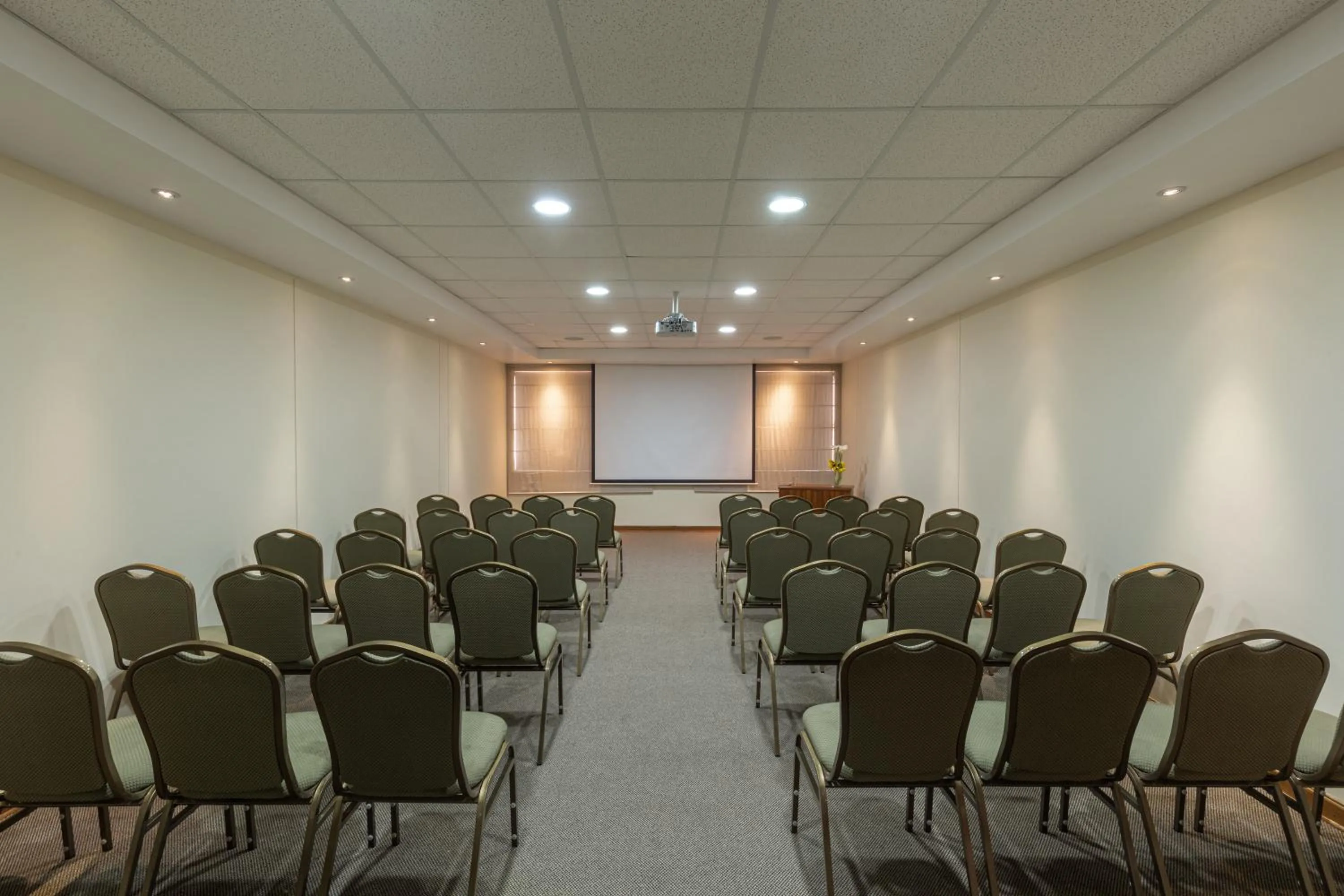 Meeting/conference room in LP Los Portales Hotel Tarma