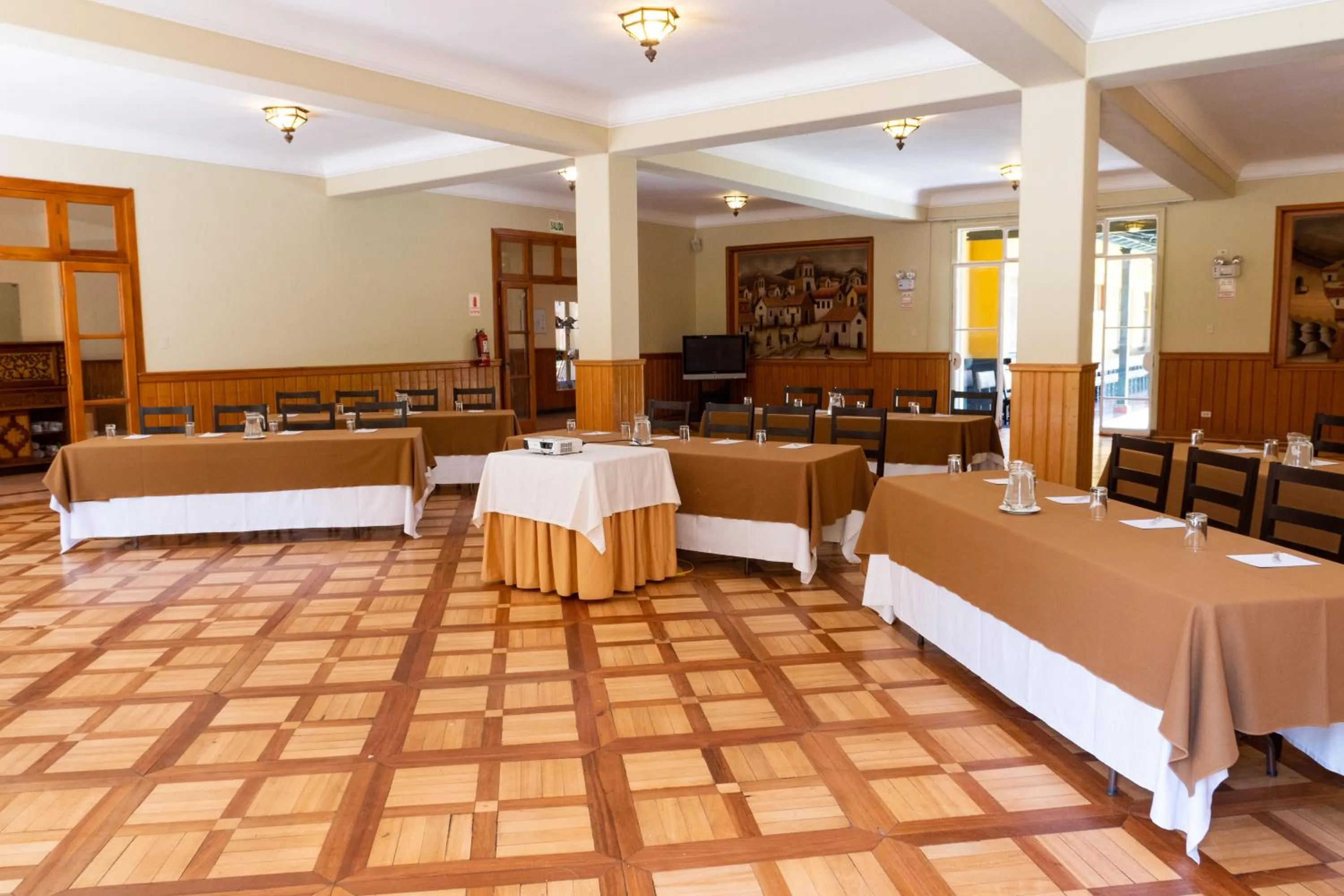 Meeting/conference room in LP Los Portales Hotel Tarma