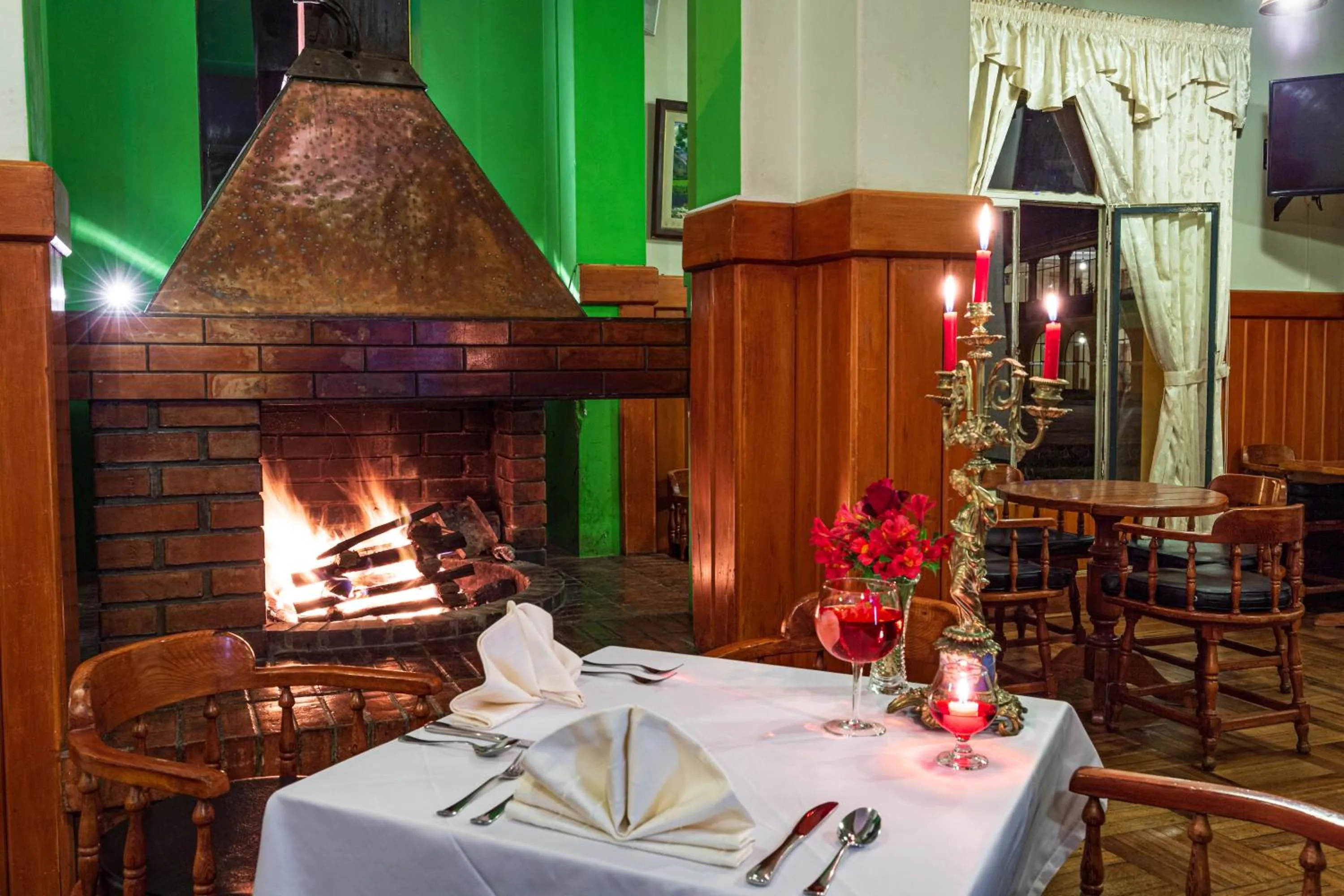 Lounge or bar in LP Los Portales Hotel Tarma