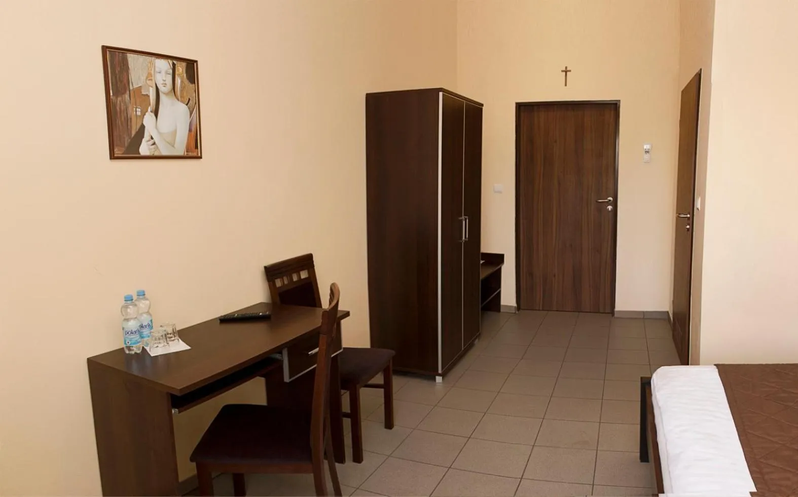 Photo of the whole room in Lawa