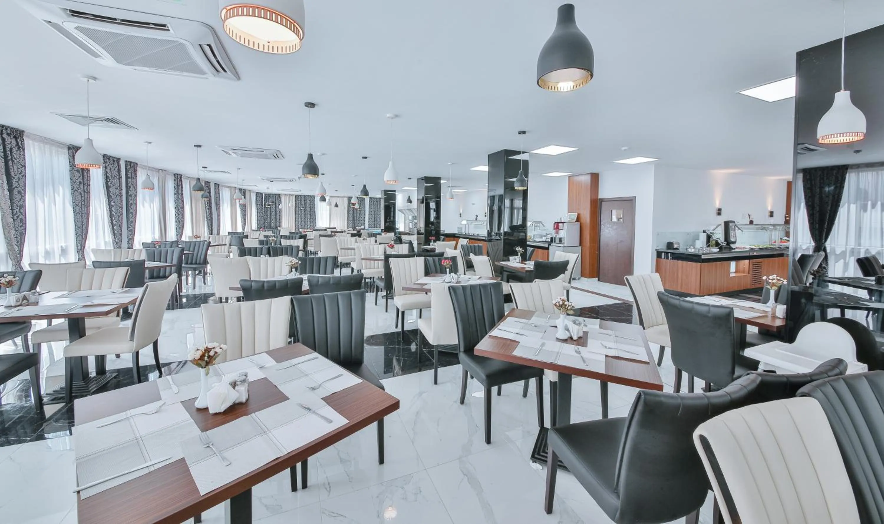 Restaurant/places to eat in Prestige Deluxe Hotel Aquapark Club - All inclusive