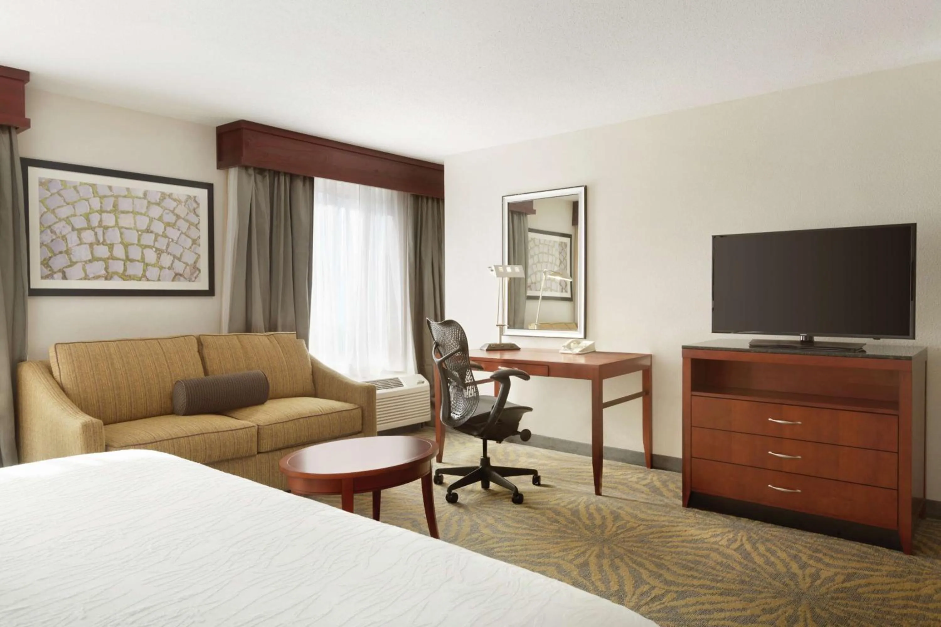 Bedroom, Bed in Hilton Garden Inn Shelton