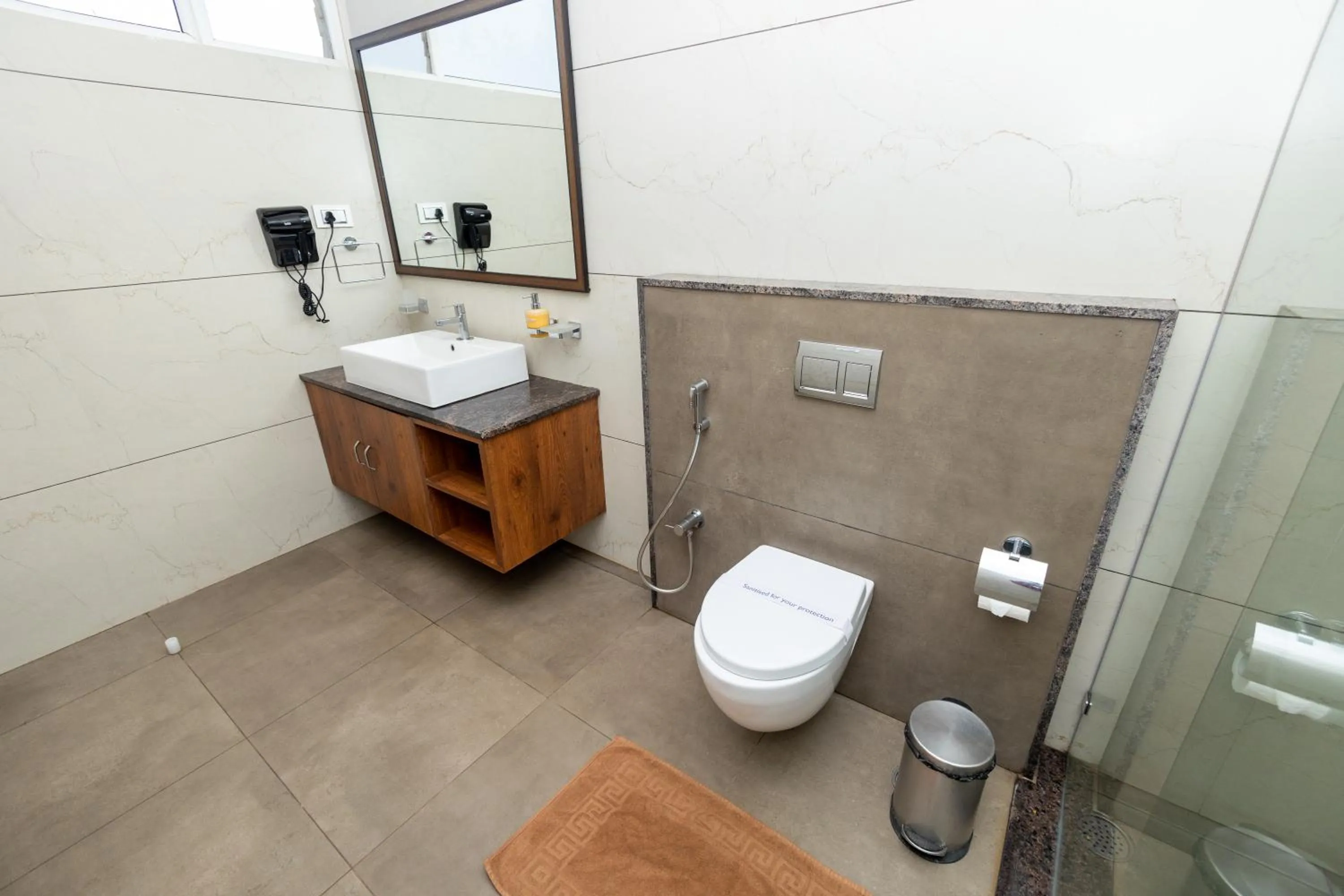 Toilet in IBC Honeydew Exotica Resort