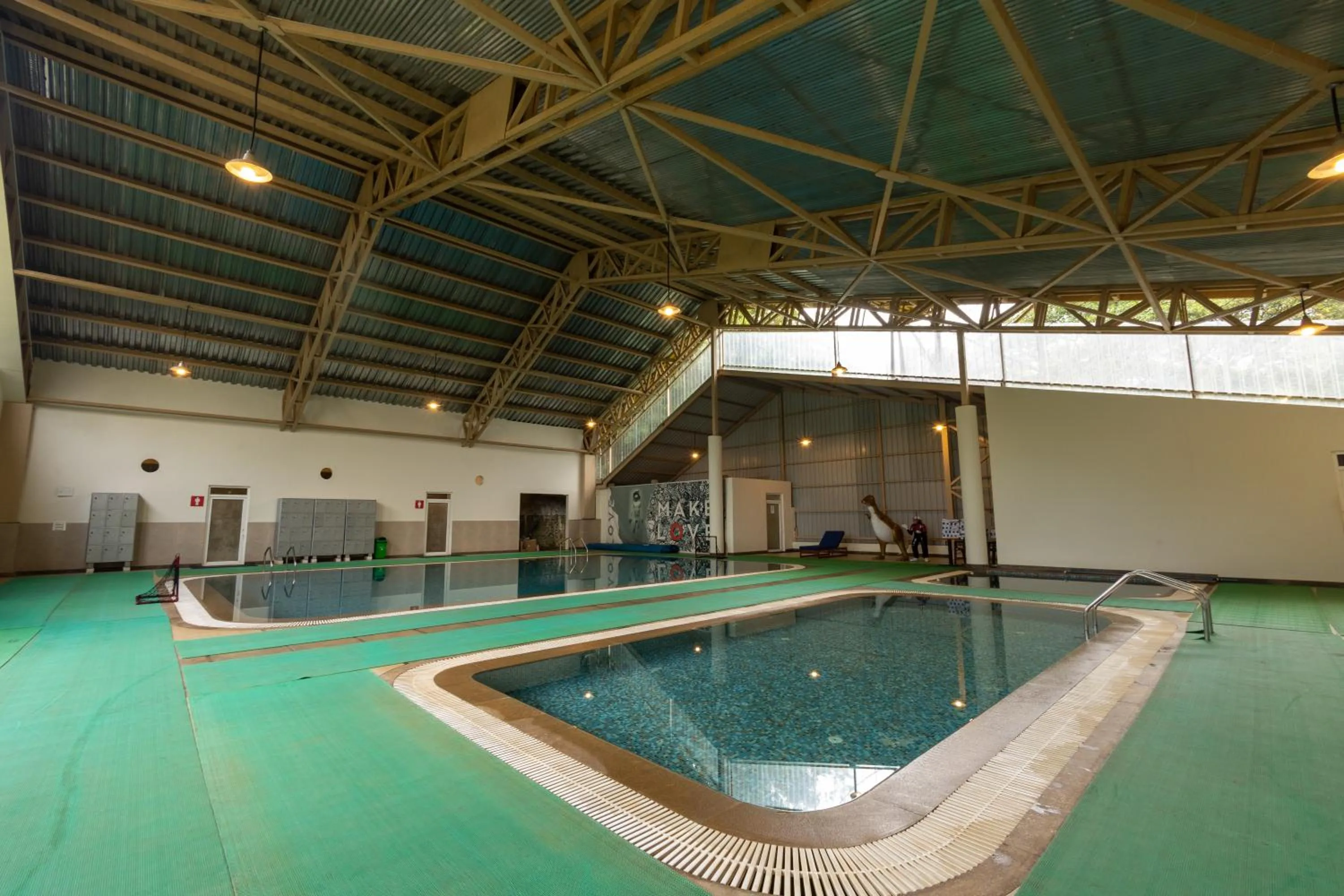 Swimming pool in IBC Honeydew Exotica Resort