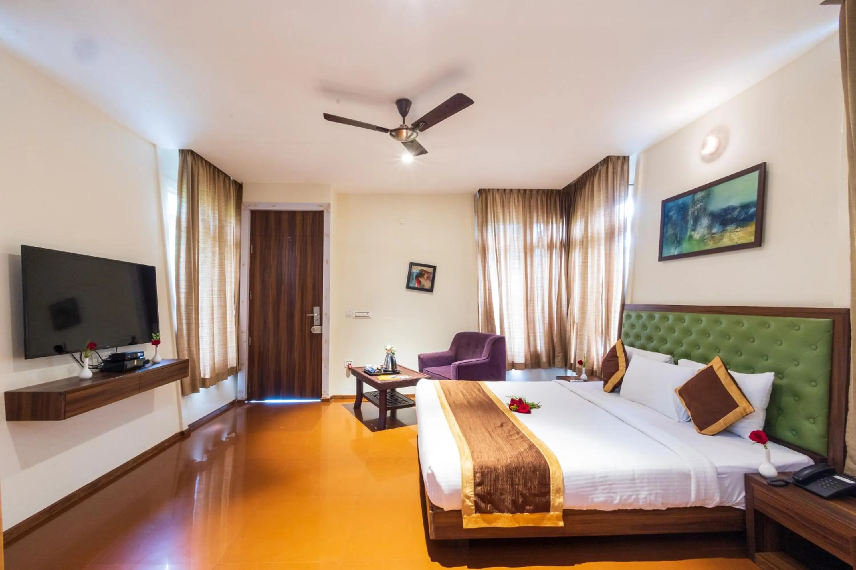 Communal lounge/ TV room in IBC Honeydew Exotica Resort