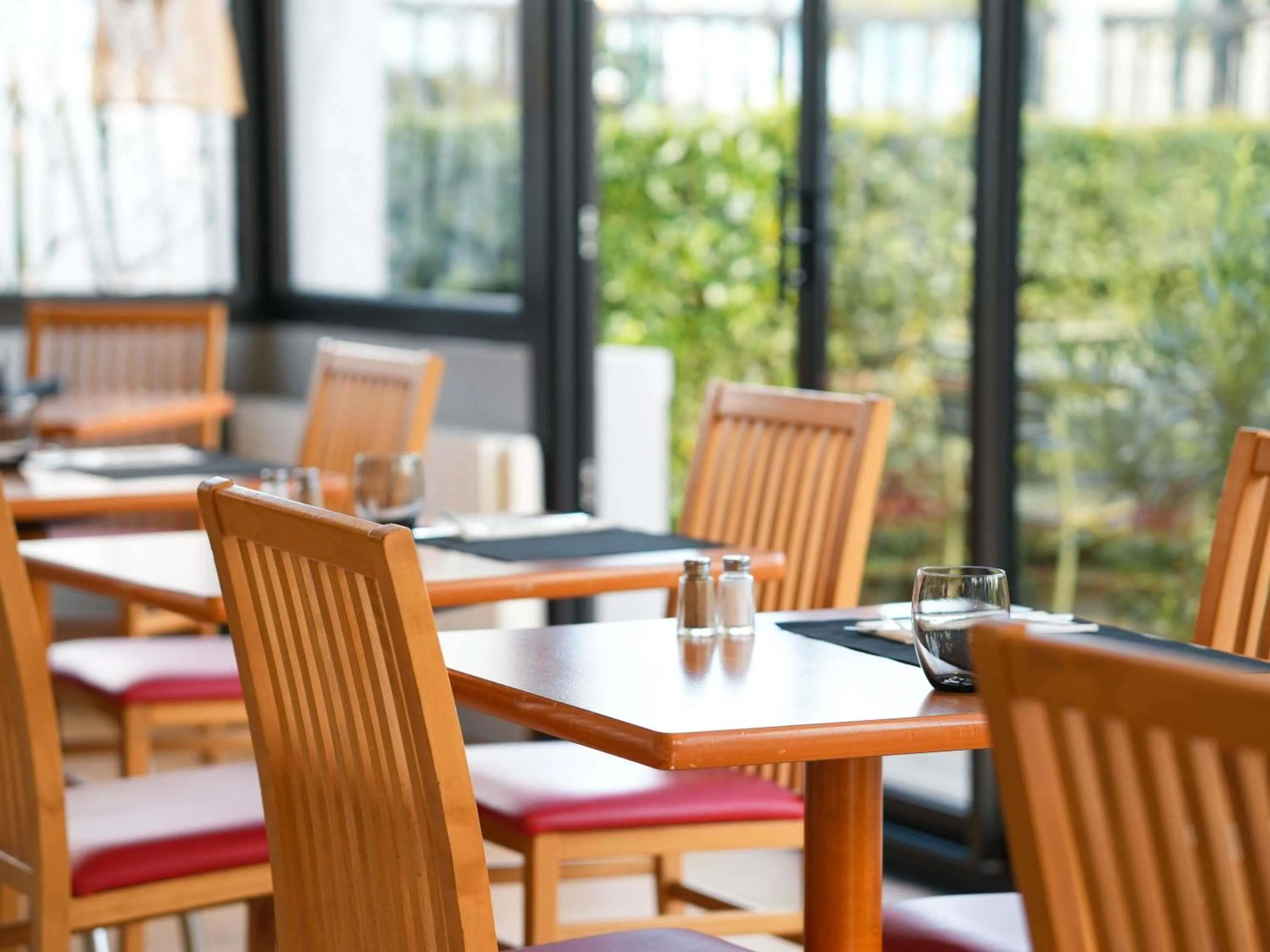 Restaurant/places to eat in ibis Caen Porte d’Angleterre