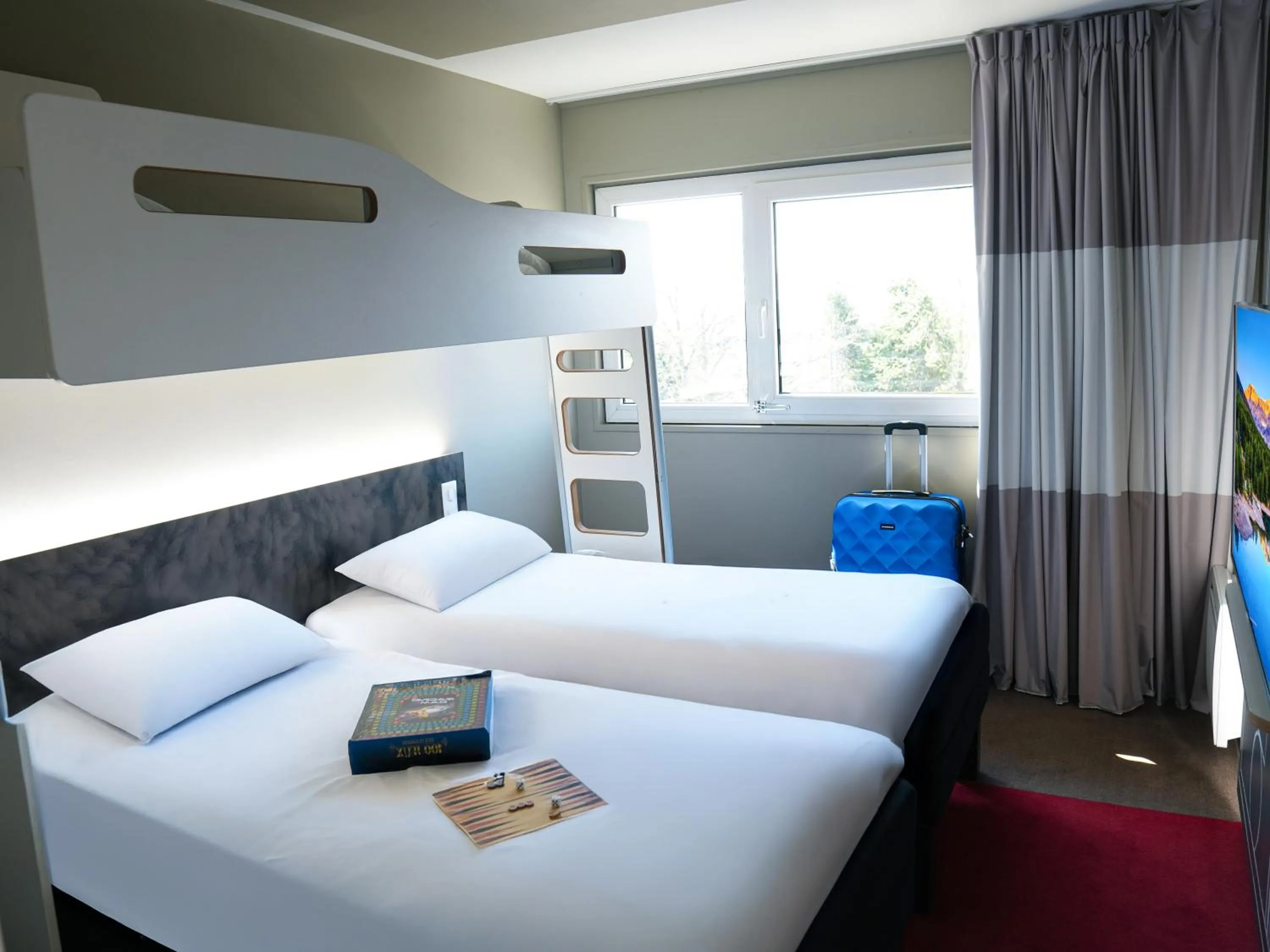 Photo of the whole room, Bed in ibis Caen Porte d’Angleterre