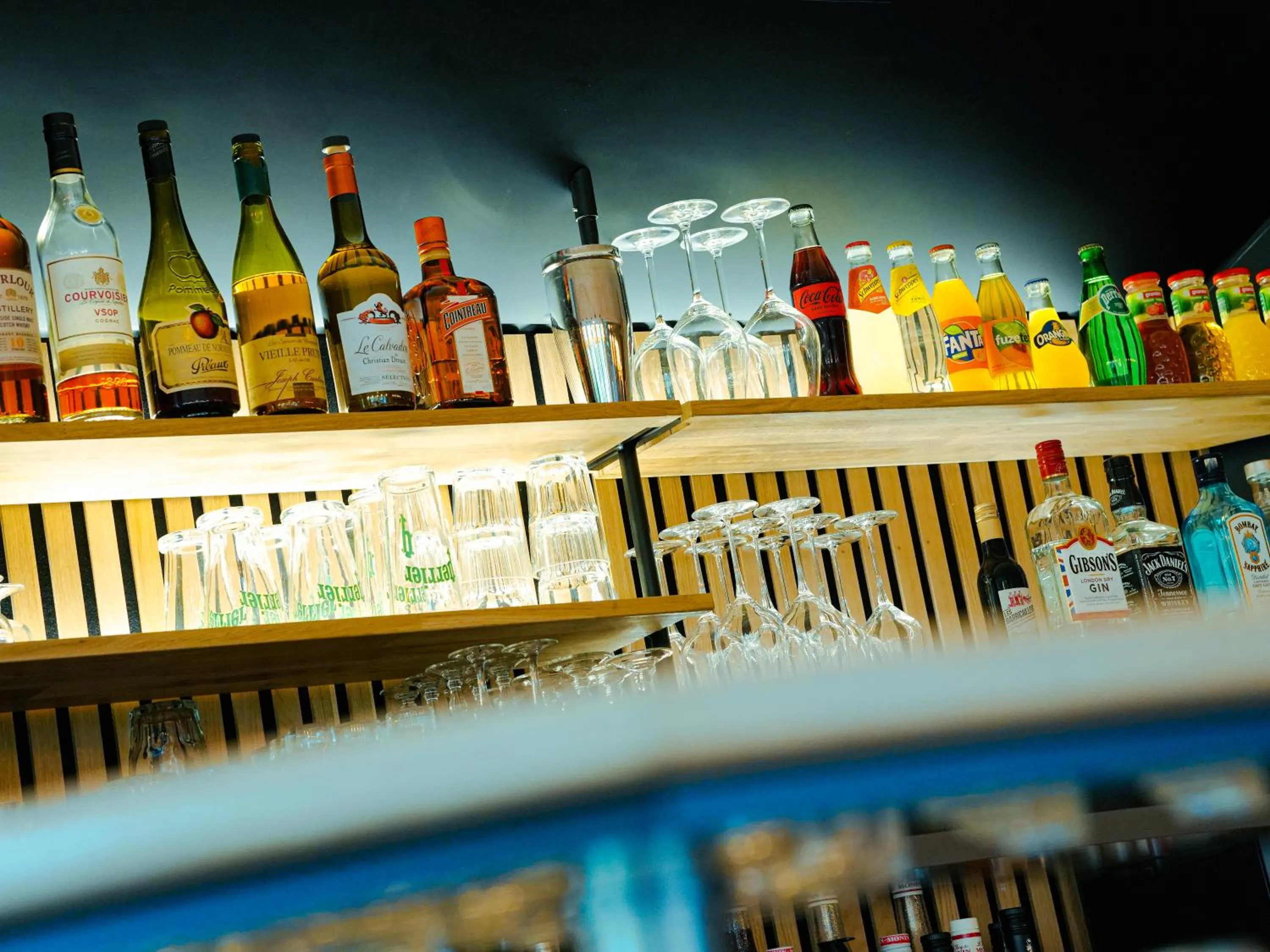 Lounge or bar in ibis Caen Porte d’Angleterre