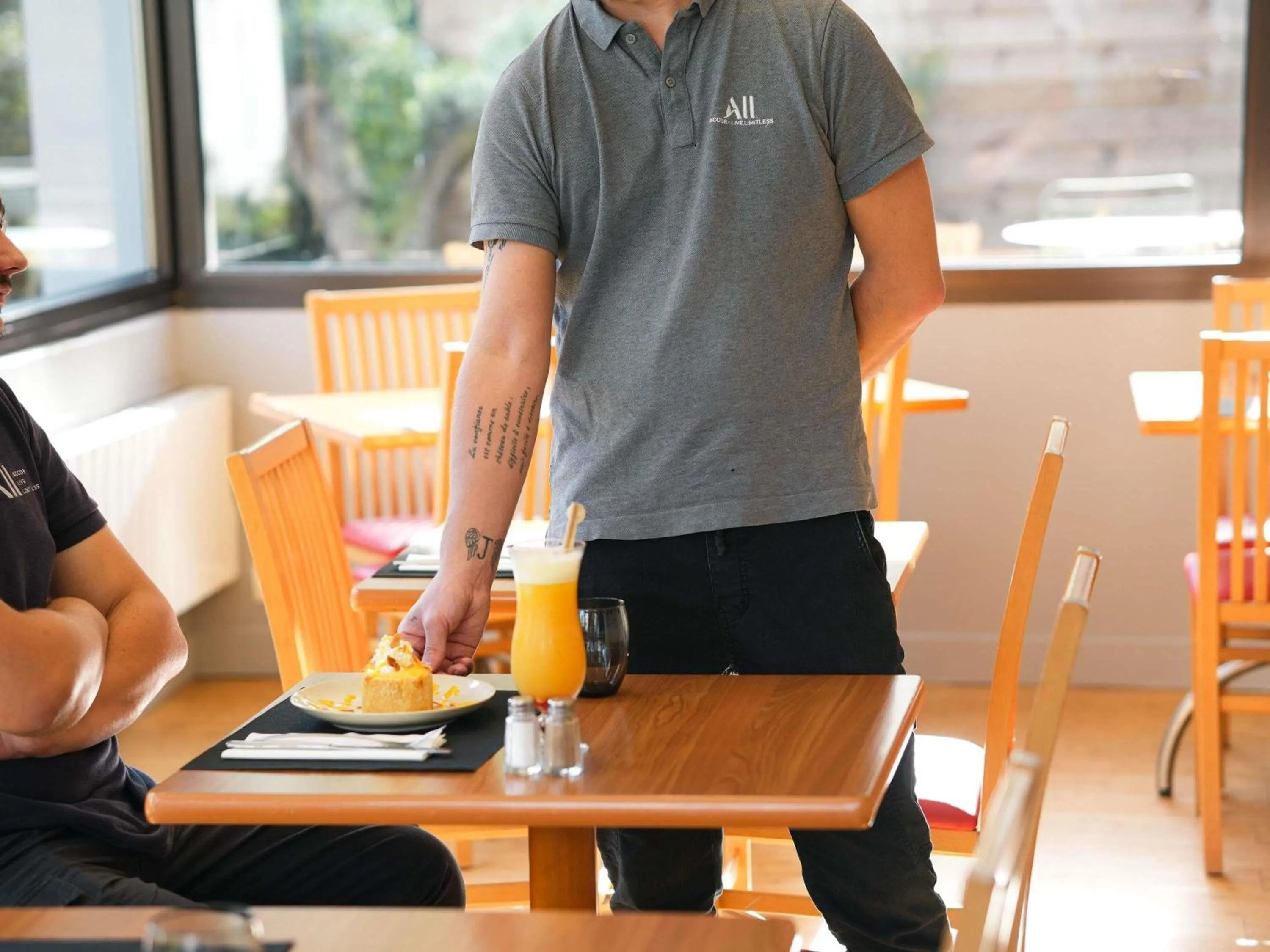 Restaurant/places to eat in ibis Caen Porte d’Angleterre