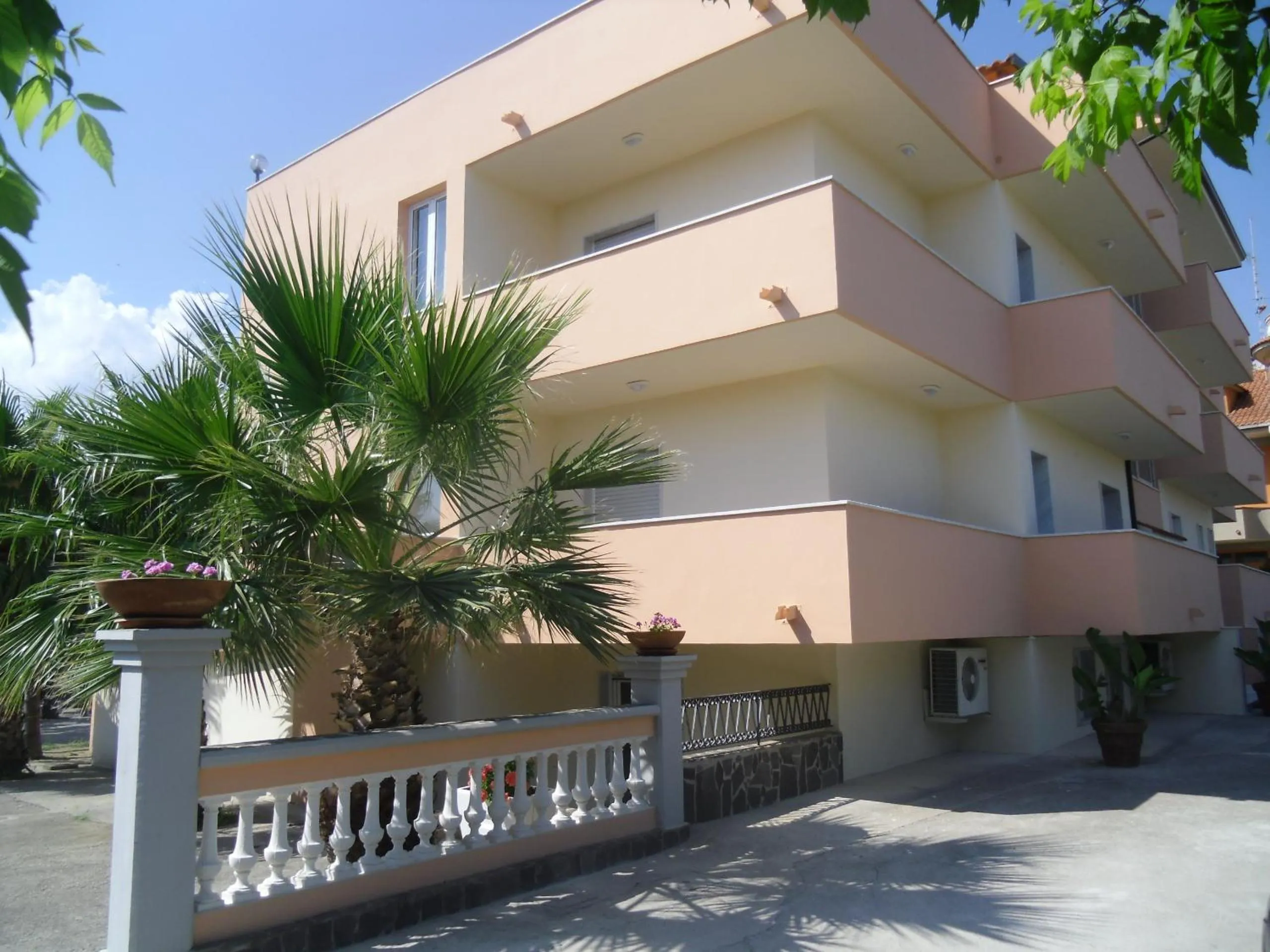 Property building in Villa Laura Residence Hotel Apartments & Studios