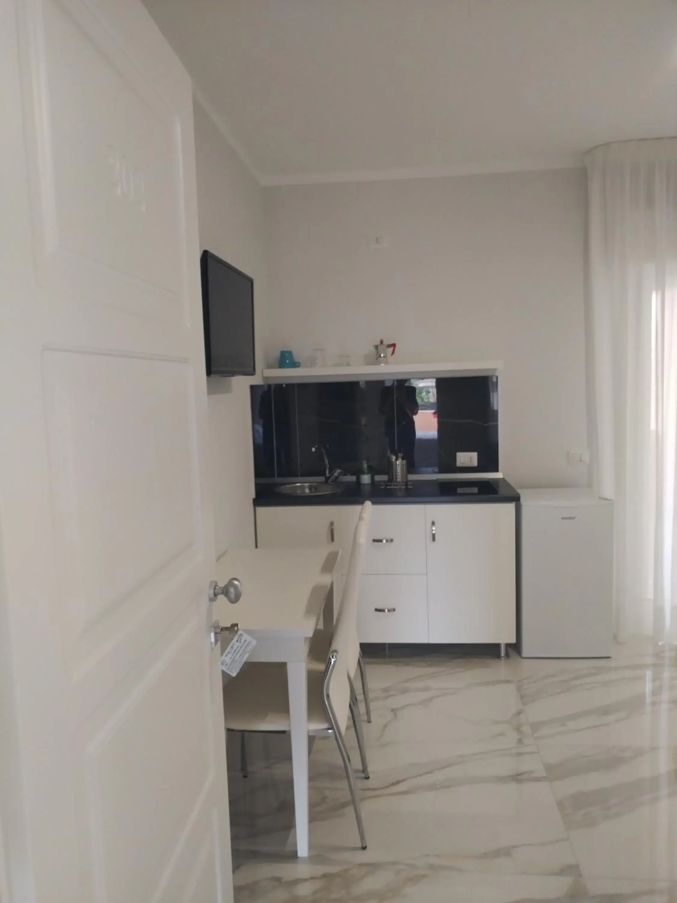 Studio with Terrace in Villa Laura Residence Hotel Apartments & Studios Studio with Terrace in Villa Laura Residence Hotel Apartments & Studios