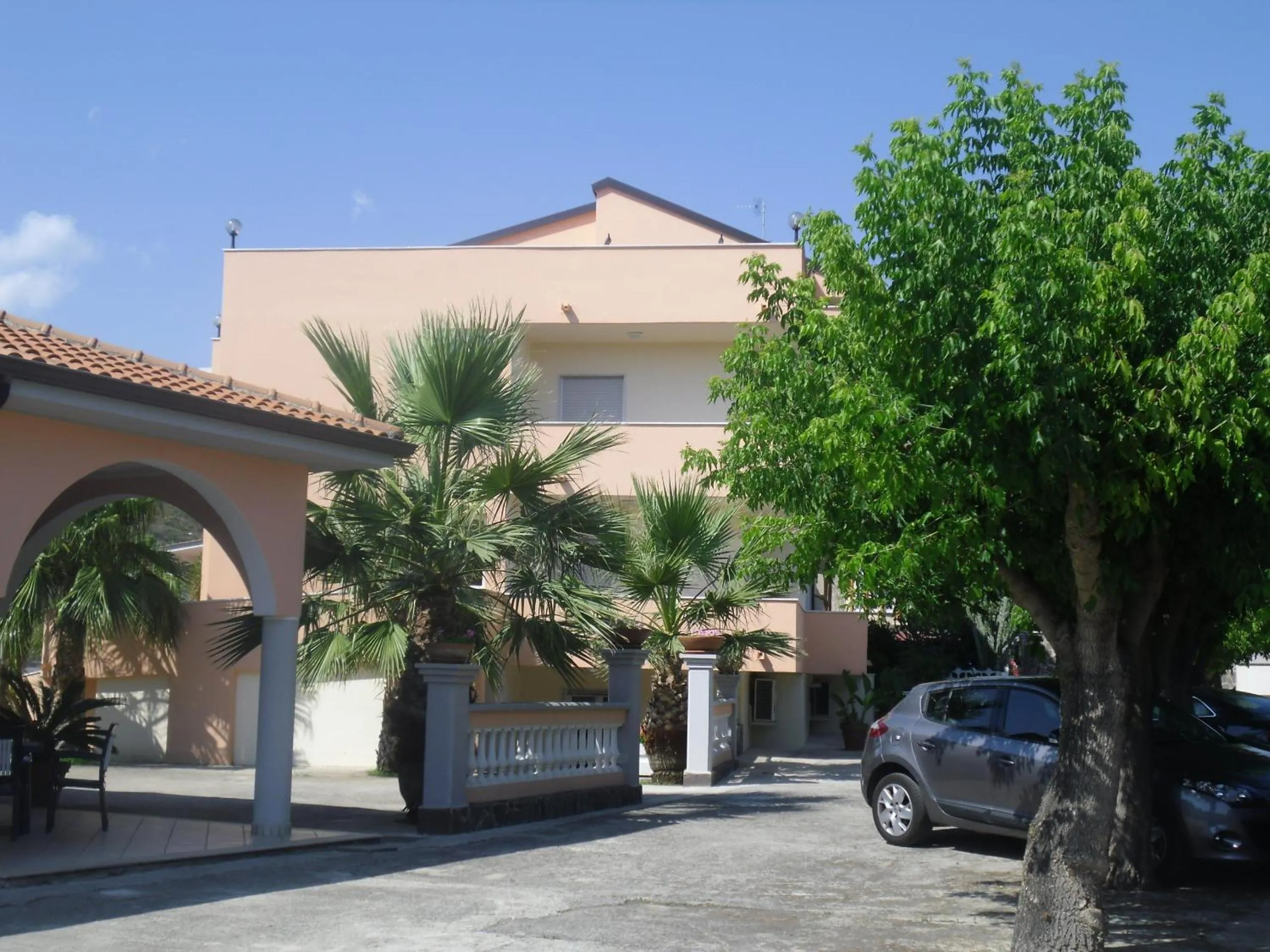 Property building in Villa Laura Residence Hotel Apartments & Studios