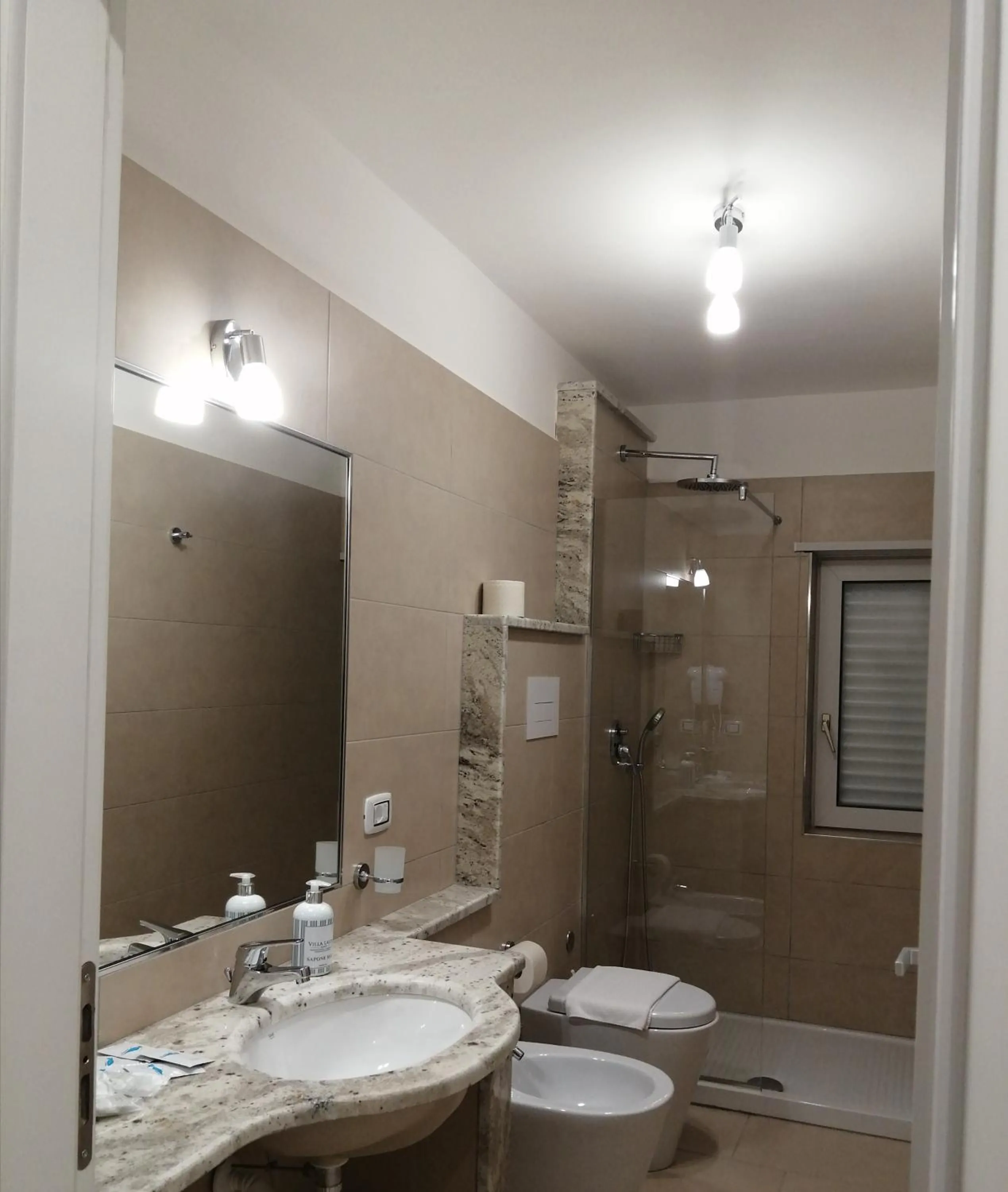 Shower in Villa Laura Residence Hotel Apartments & Studios