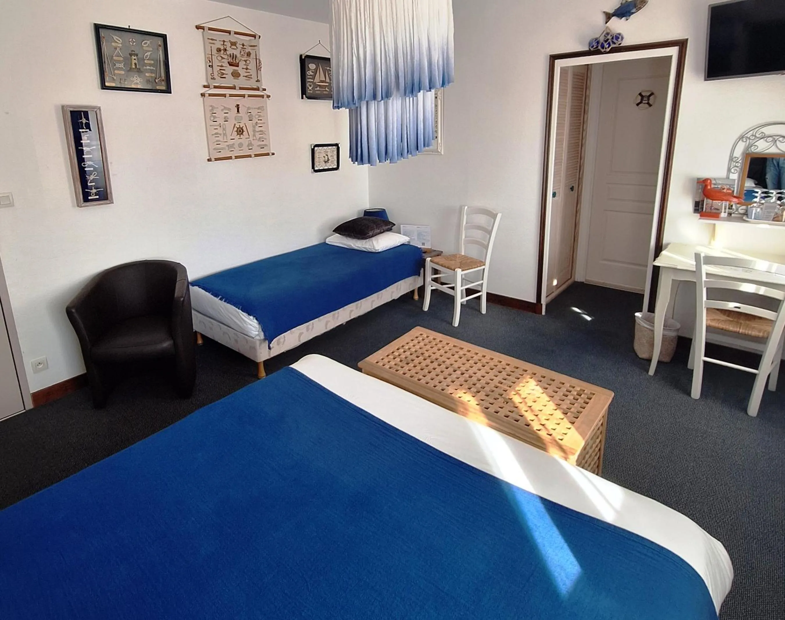 Bed in Hôtel Les Embruns Sables d'Olonne