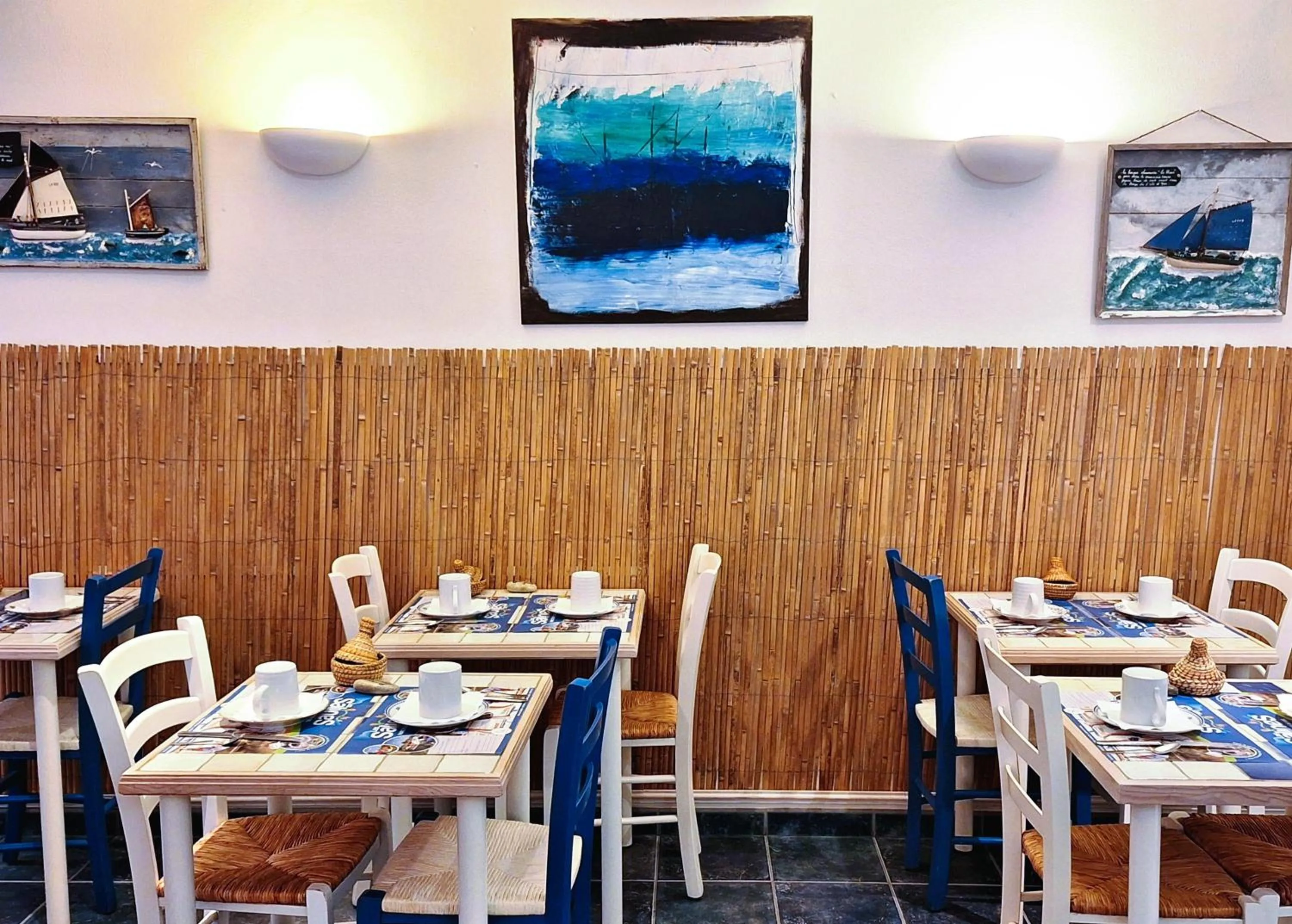 Decorative detail in Hôtel Les Embruns Sables d'Olonne