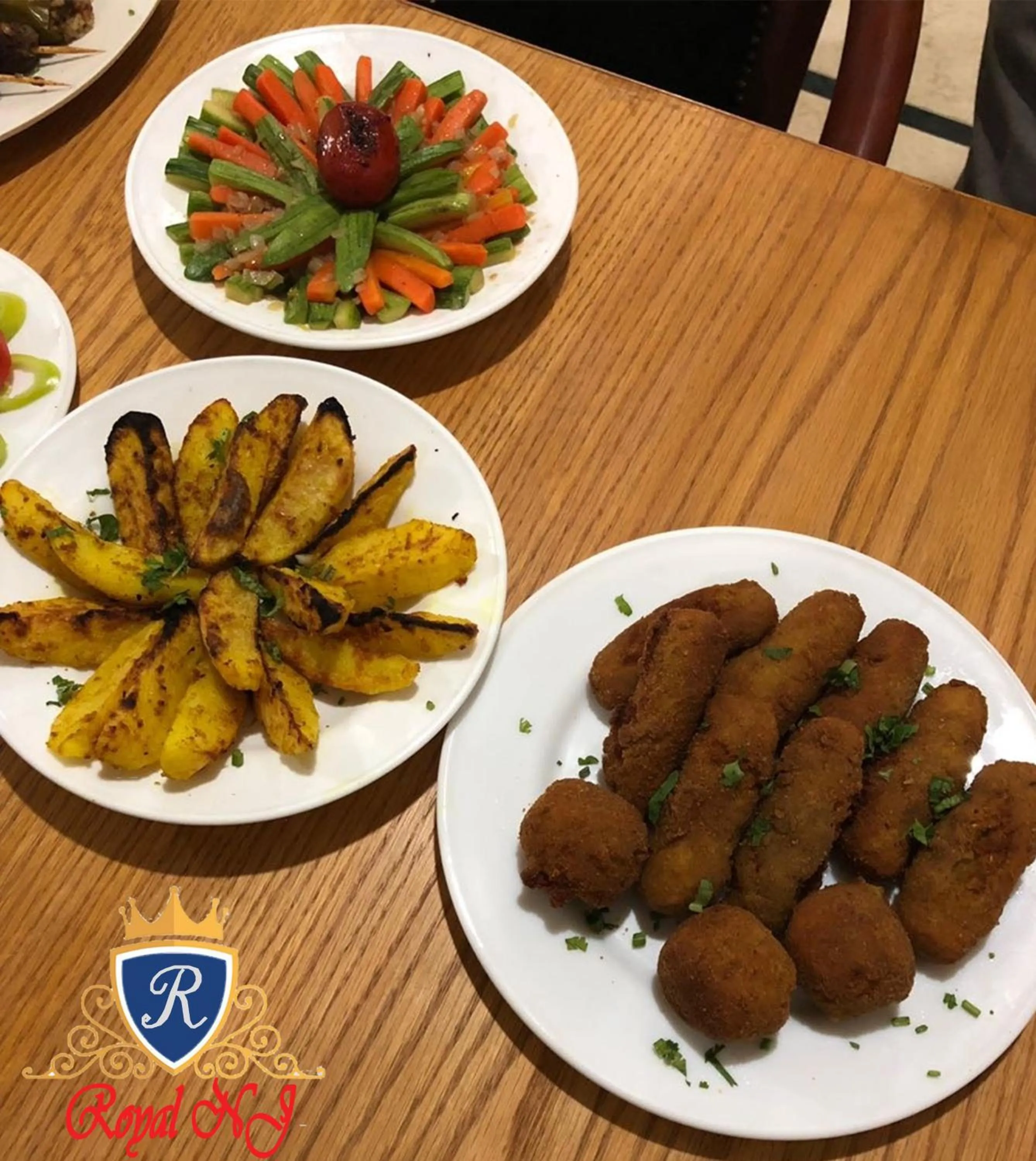 Restaurant/places to eat in Royal NJ Hotel