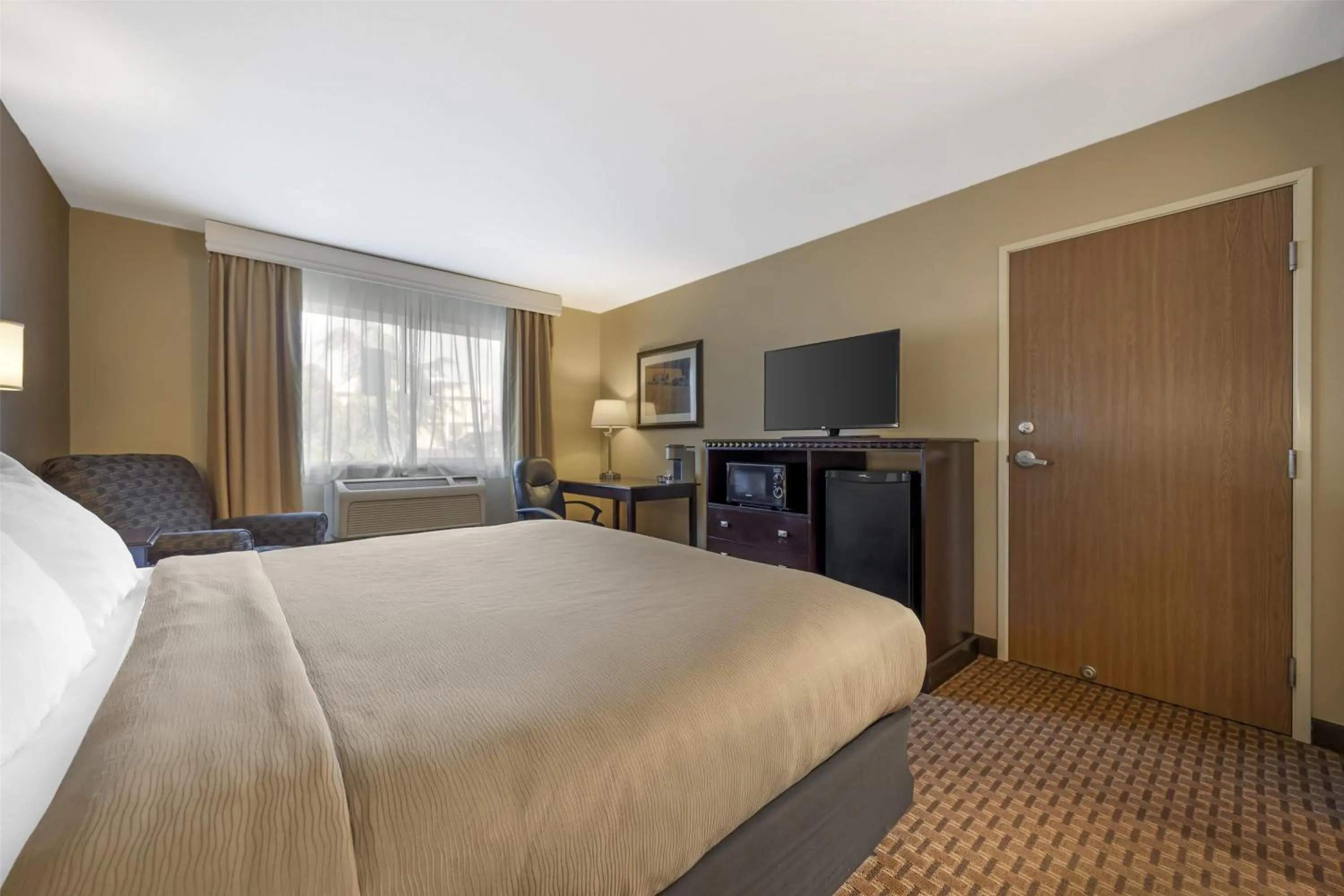 Bedroom, Bed in Best Western Plus Vintage Valley Inn