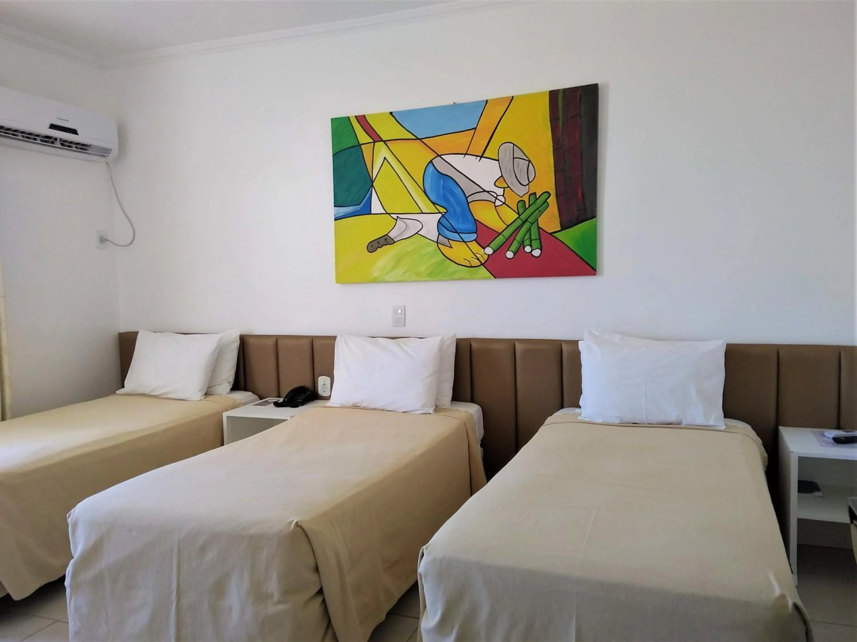 Photo of the whole room, Bed in Simas Praia Hotel