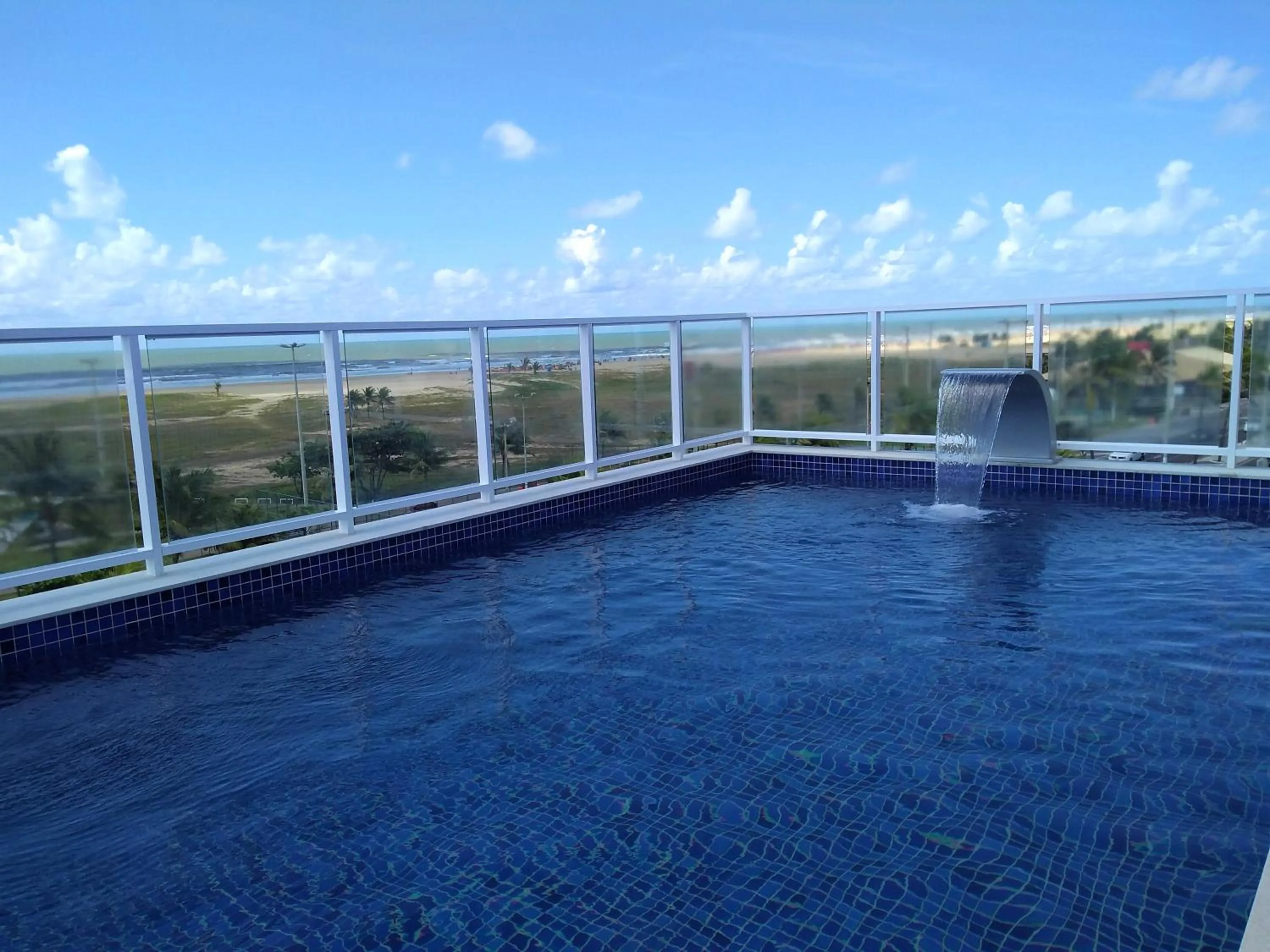 Swimming pool in Simas Praia Hotel
