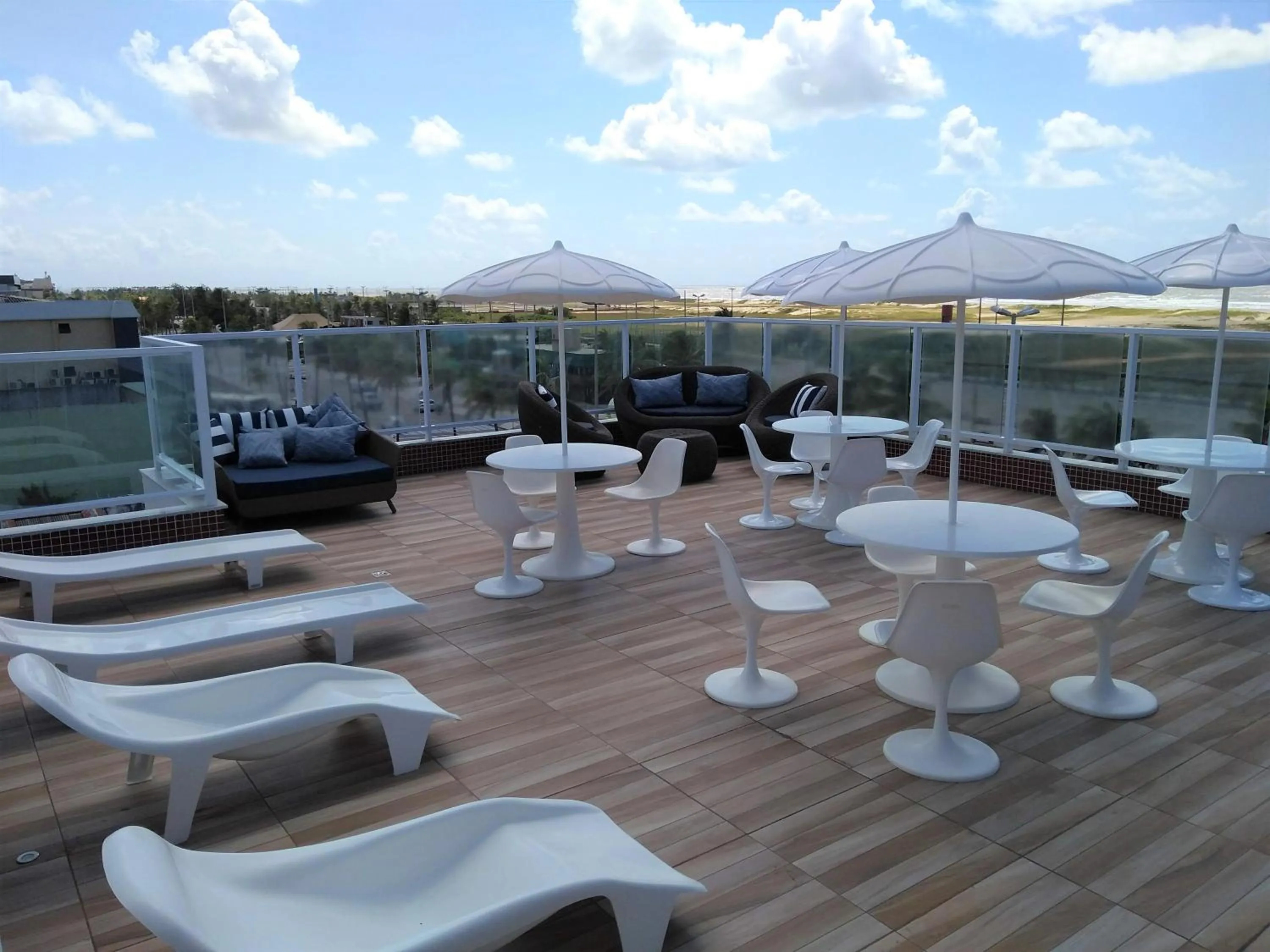 Patio in Simas Praia Hotel